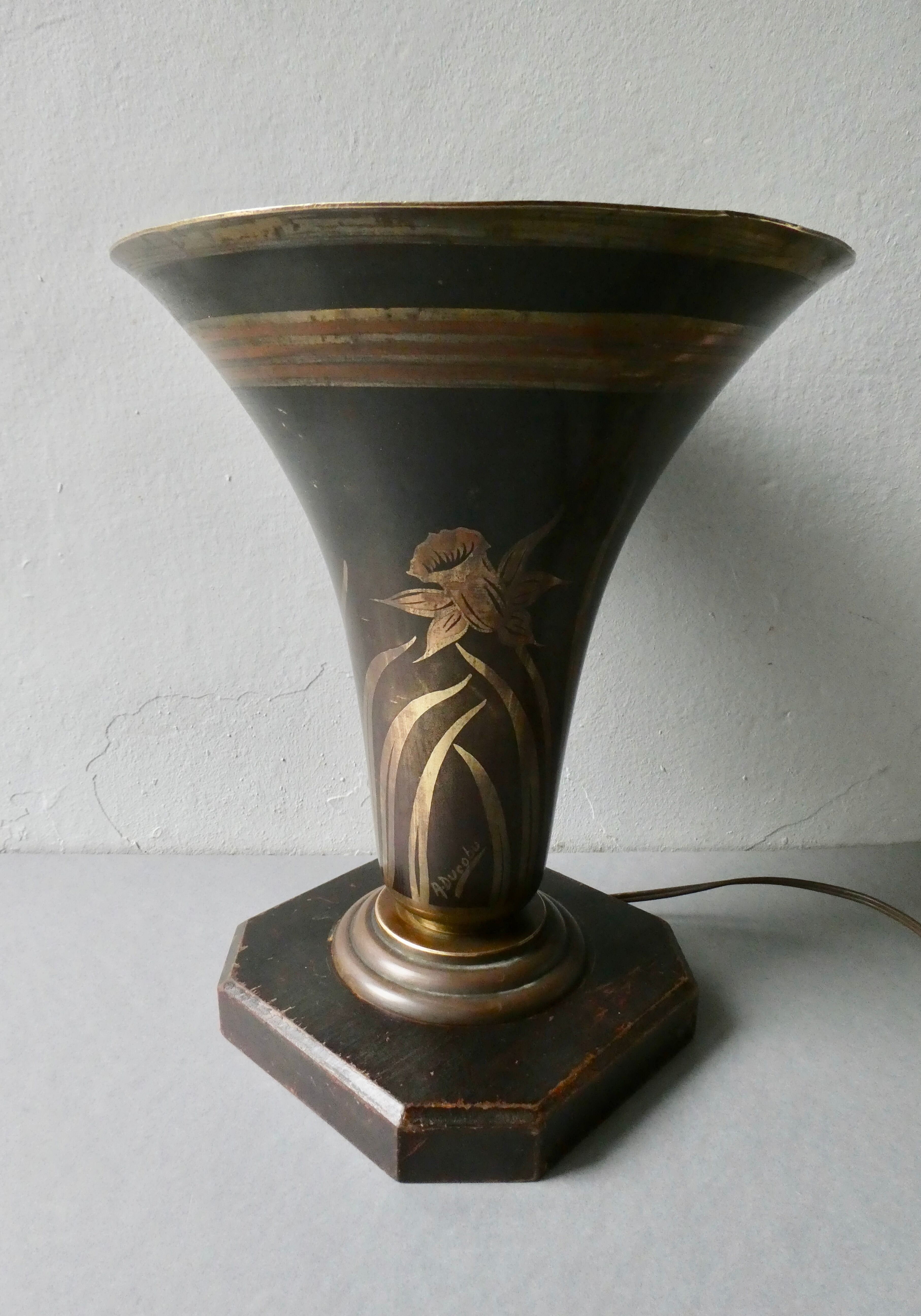 Art Deco cornet lamp, signed A Ducobu, narcissus