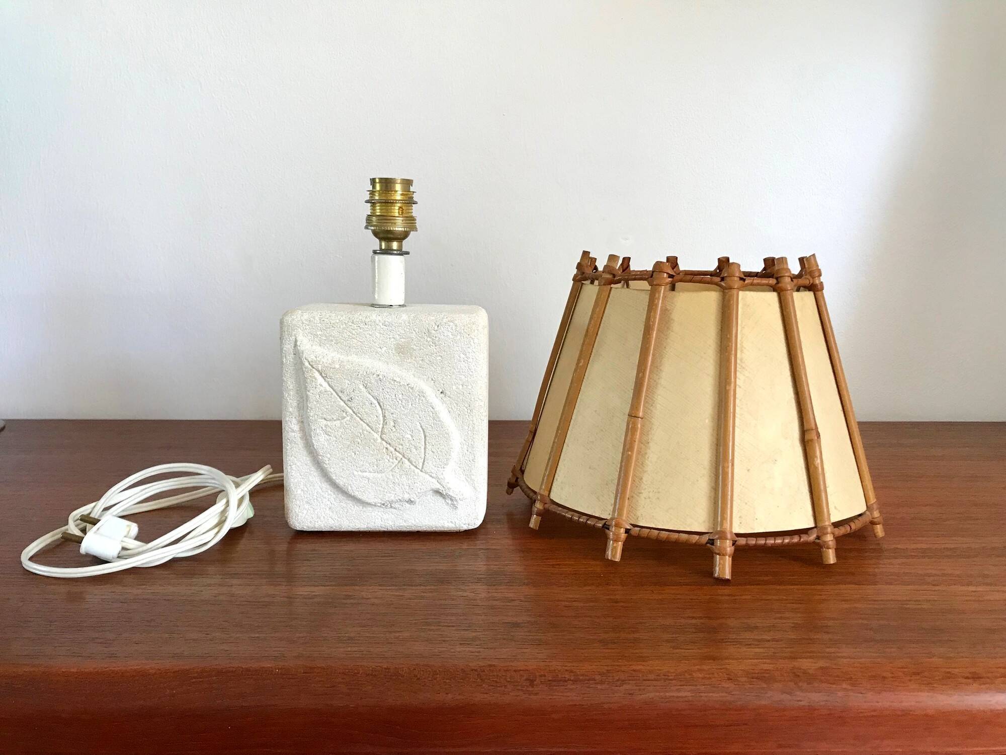 Vintage stone lamp from the Gard from the 70s