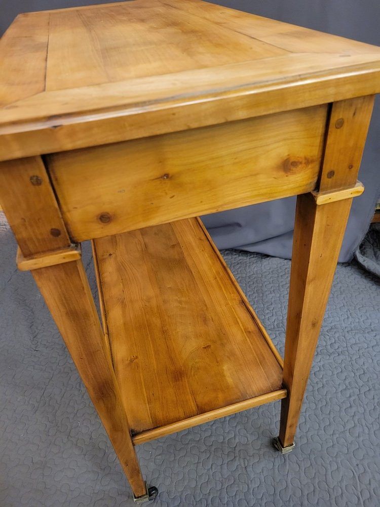 Rolling serving cart