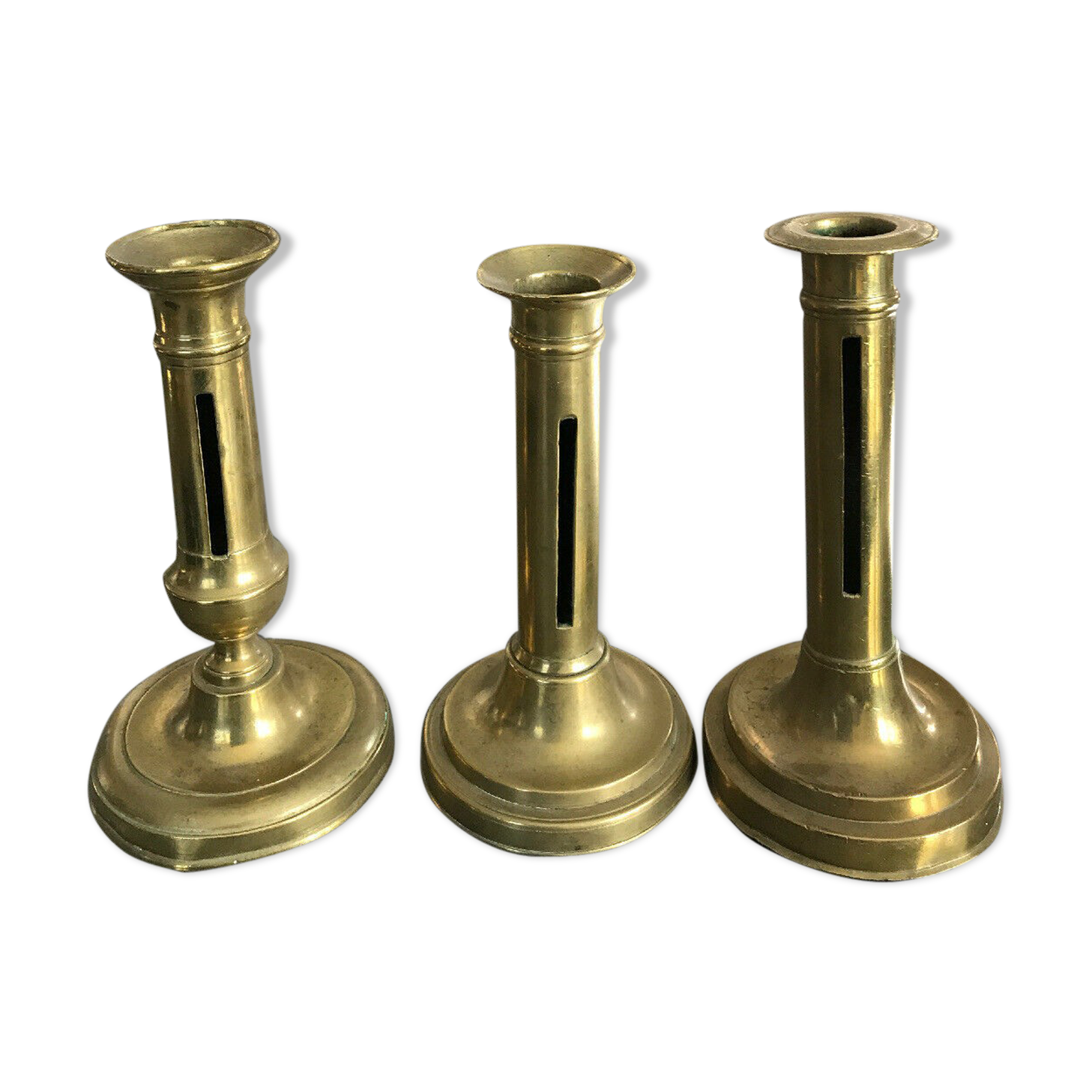 Ensemble de 3 anciens bougeoirs à tirette cuivre laiton