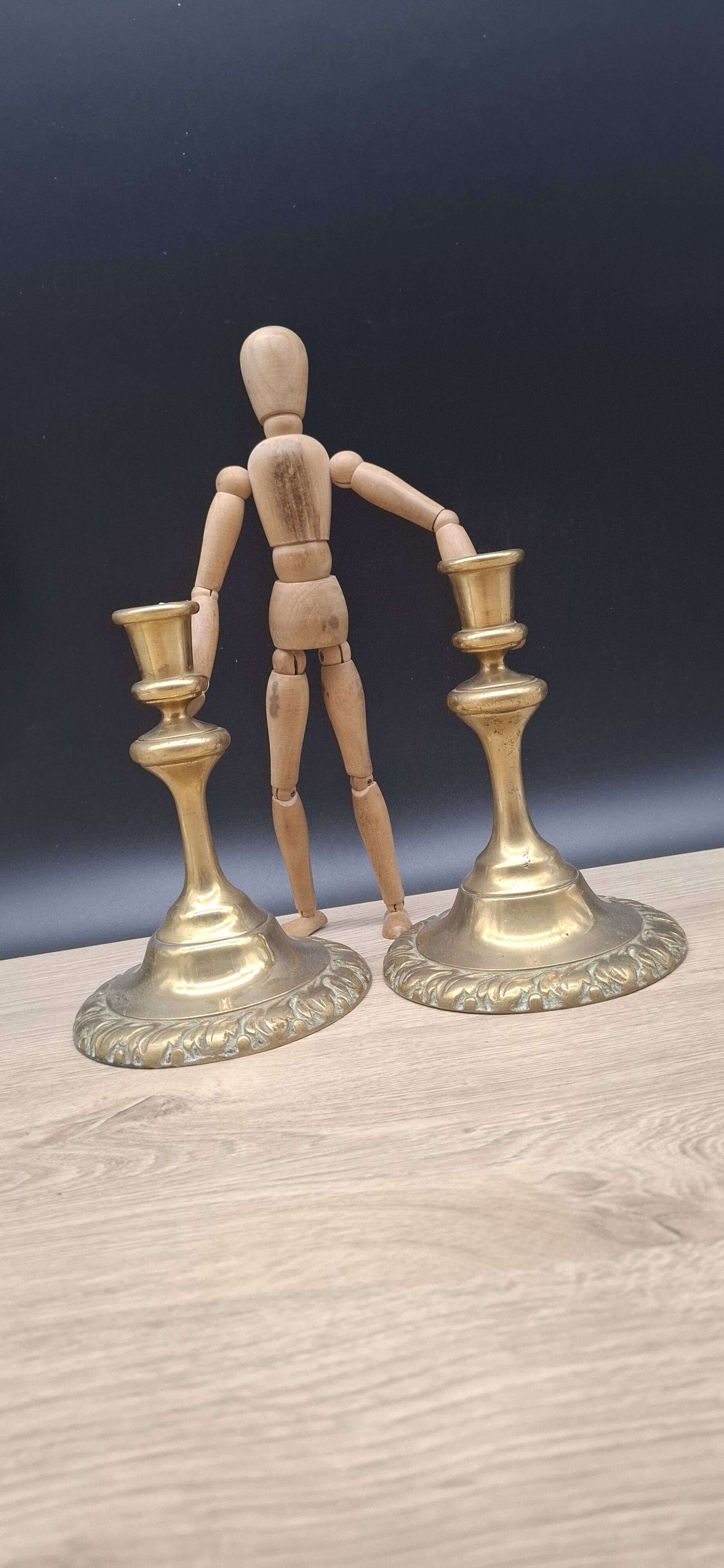 Paire anciens bougeoirs laiton