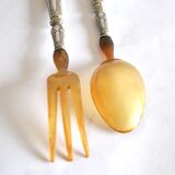 Silver-plated salad cutlery with horn – pearl and scroll decoration 1900