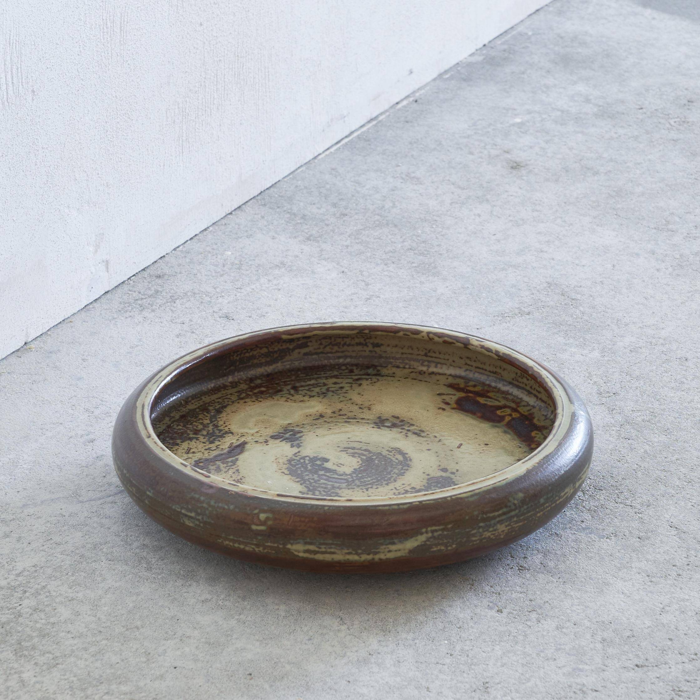 Danish pottery bowl by Carl Hallier mid-century for Royal Copenhagen, 1950.