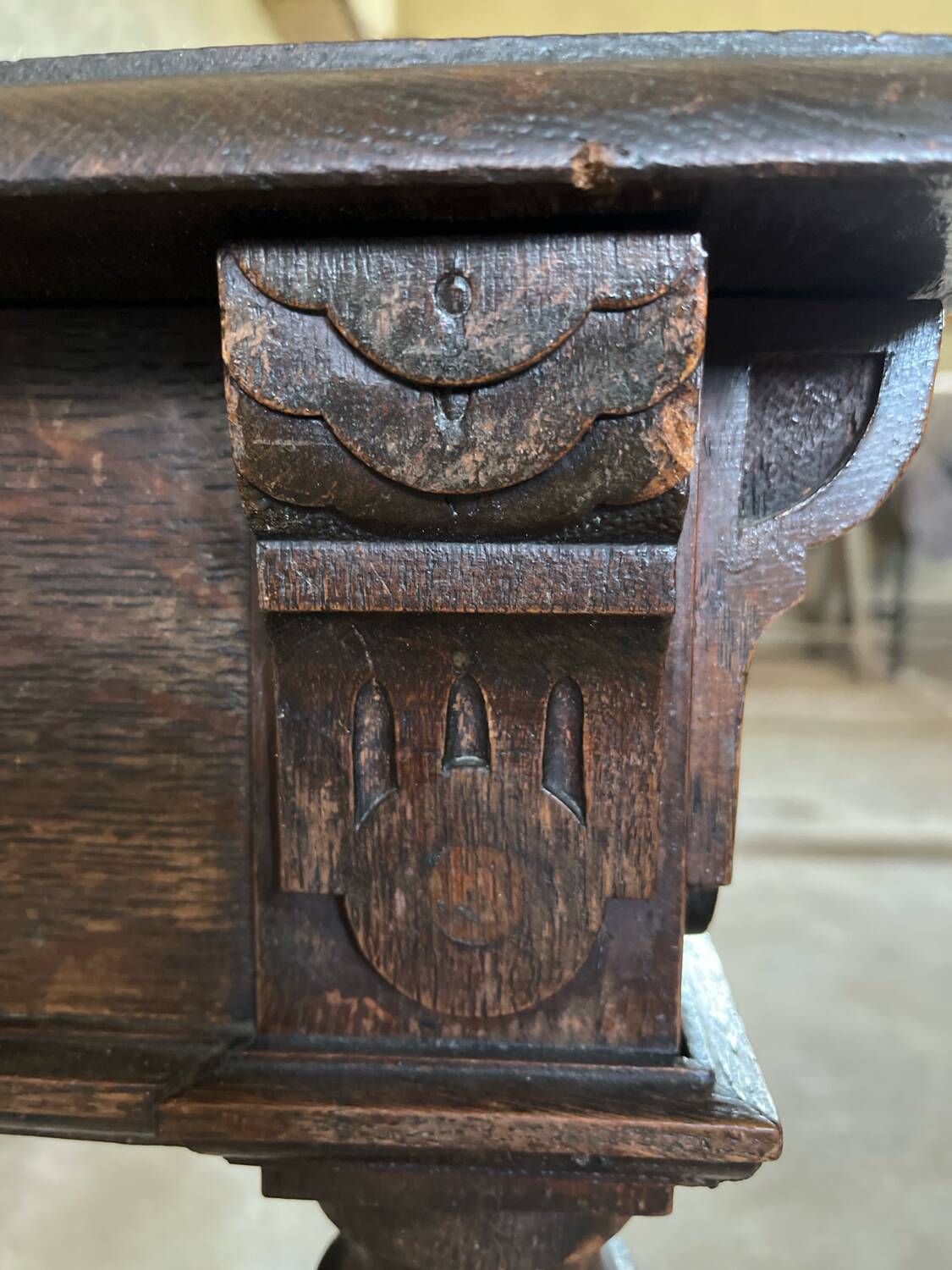 Antique 1-drawer desk in Henri II style