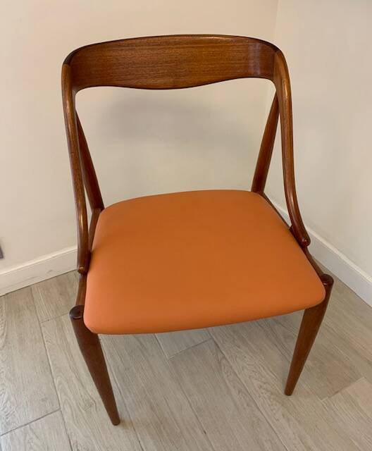 SERIES OF 6 SCANDINAVIAN TEAK CHAIRS BY JOHANNES ANDERSEN