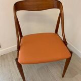 SERIES OF 6 SCANDINAVIAN TEAK CHAIRS BY JOHANNES ANDERSEN