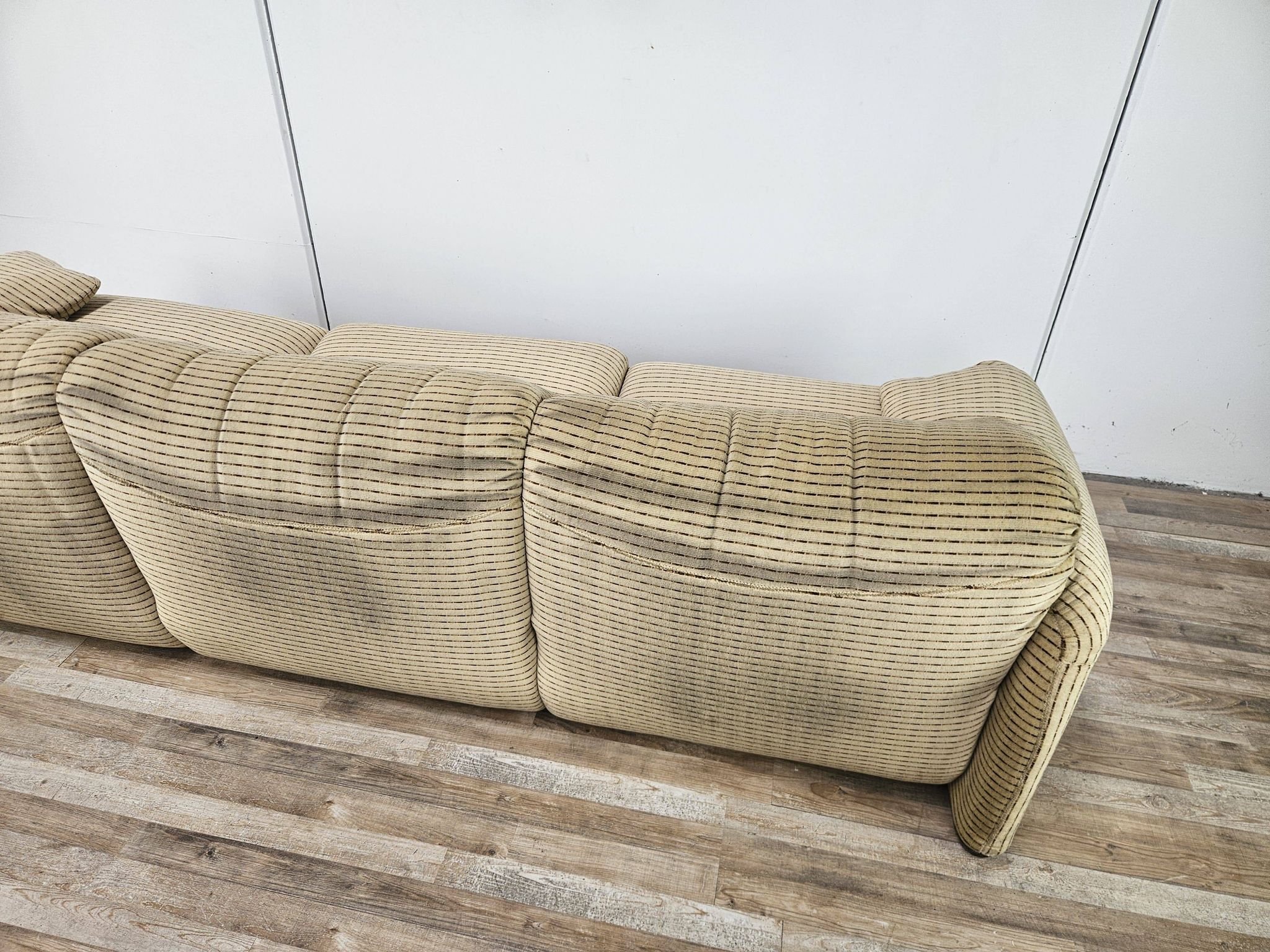 Three-seater Maralunga sofa by Vico Magistretti from the 1970s.