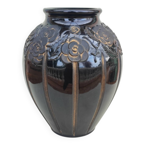 Vase en verre noir
