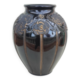 Vase en verre noir
