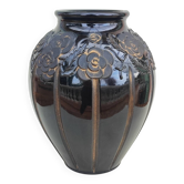Vase en verre noir
