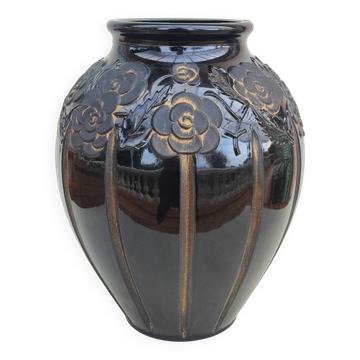 Vase en verre noir