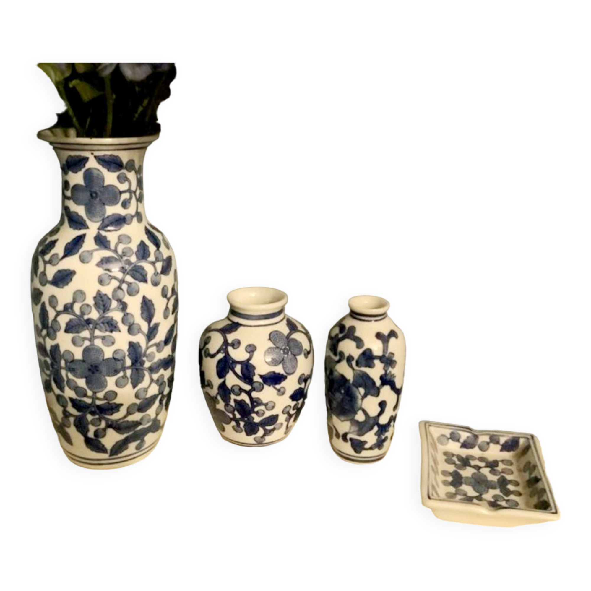 Set of 4 Chinese porcelains