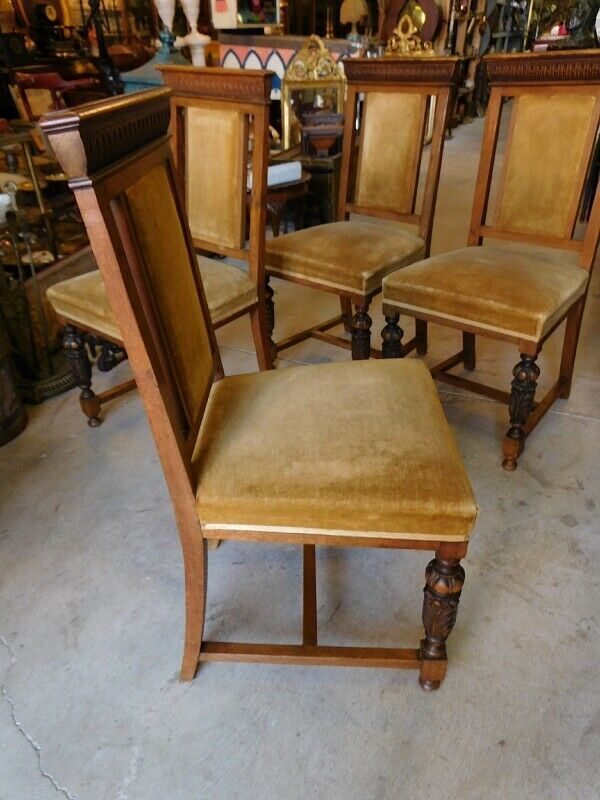 Series of 4 solid oak chairs from the end of the 19th century