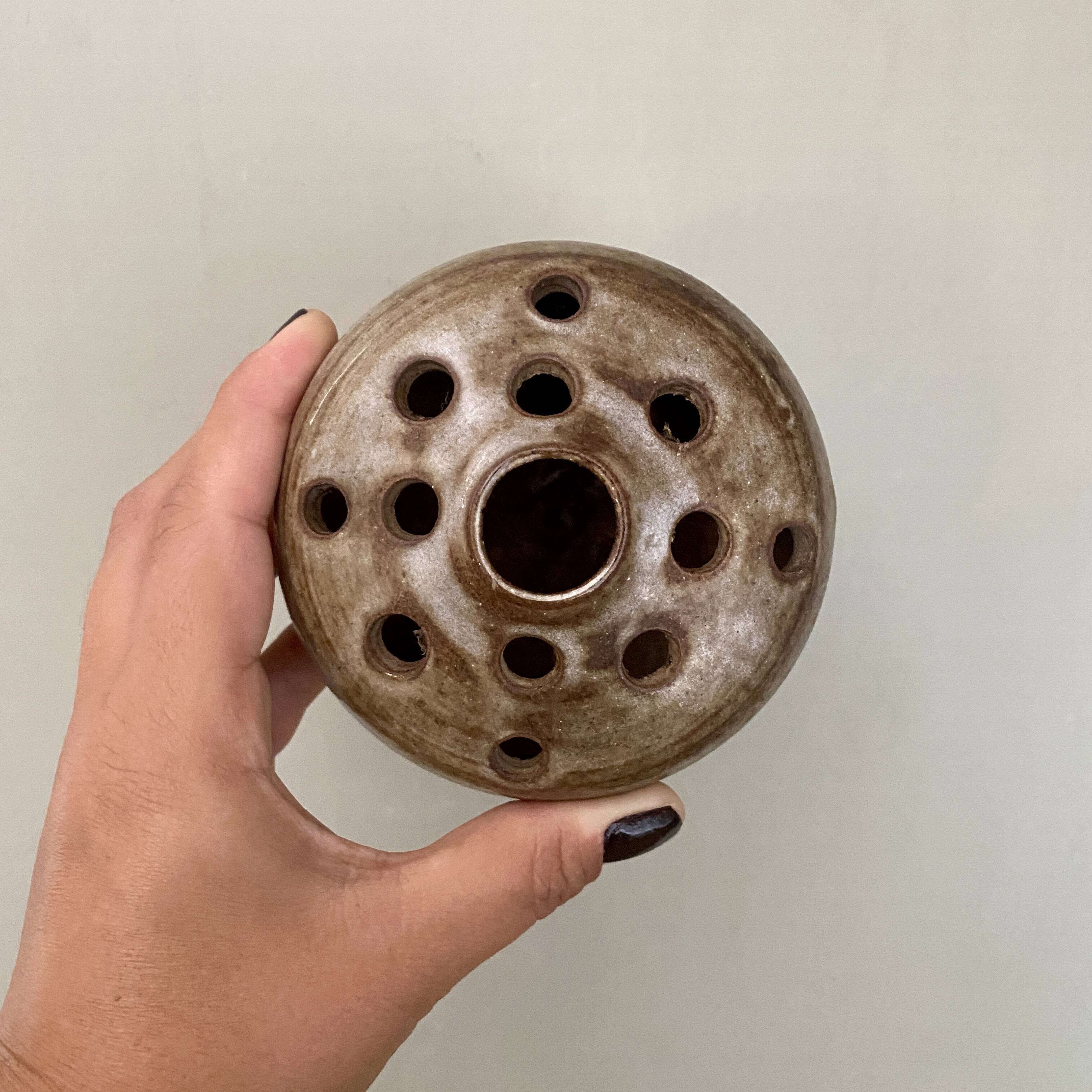 Pique-fleurs vintage en grès