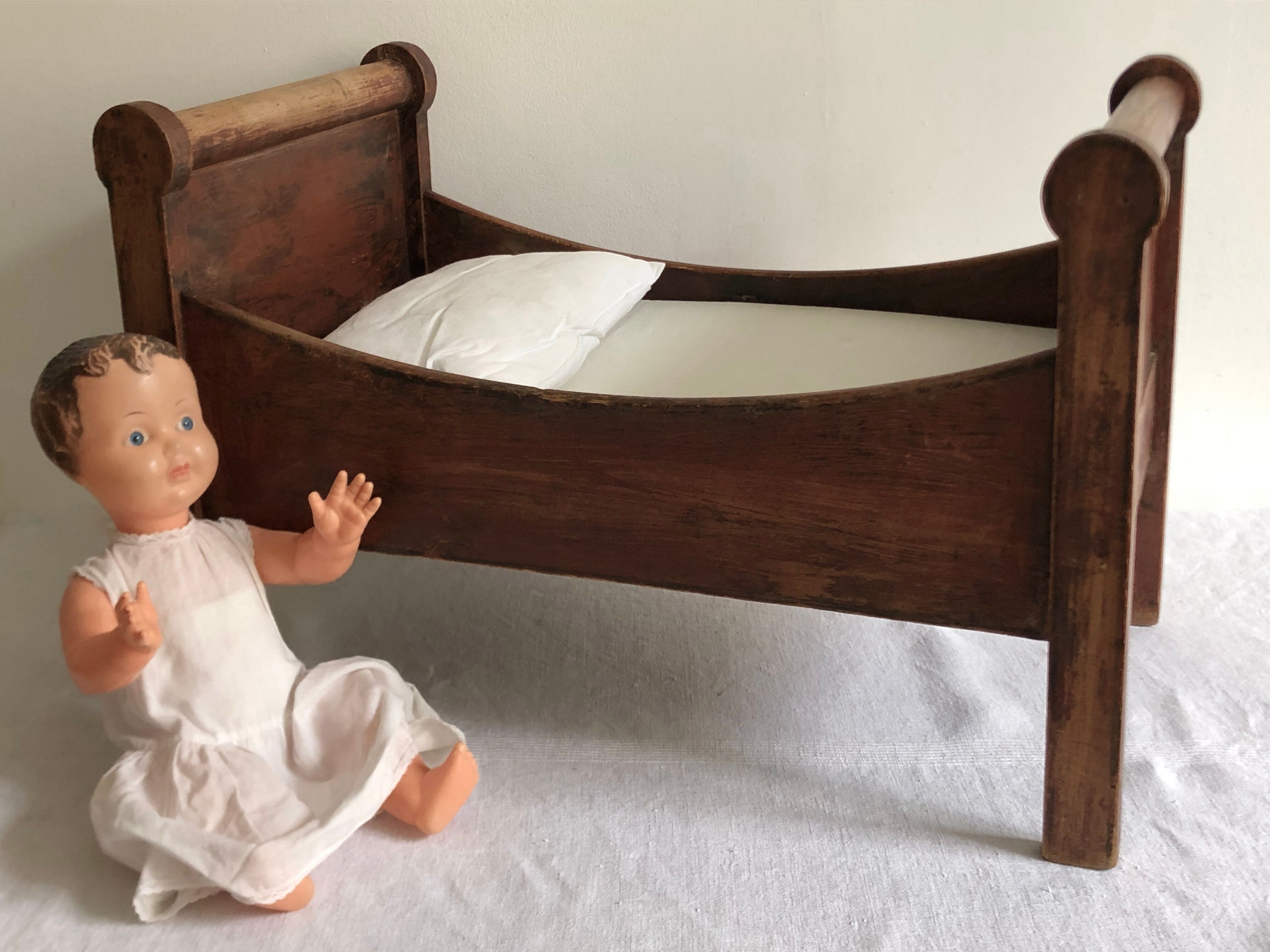 Roller doll bed, antique toy