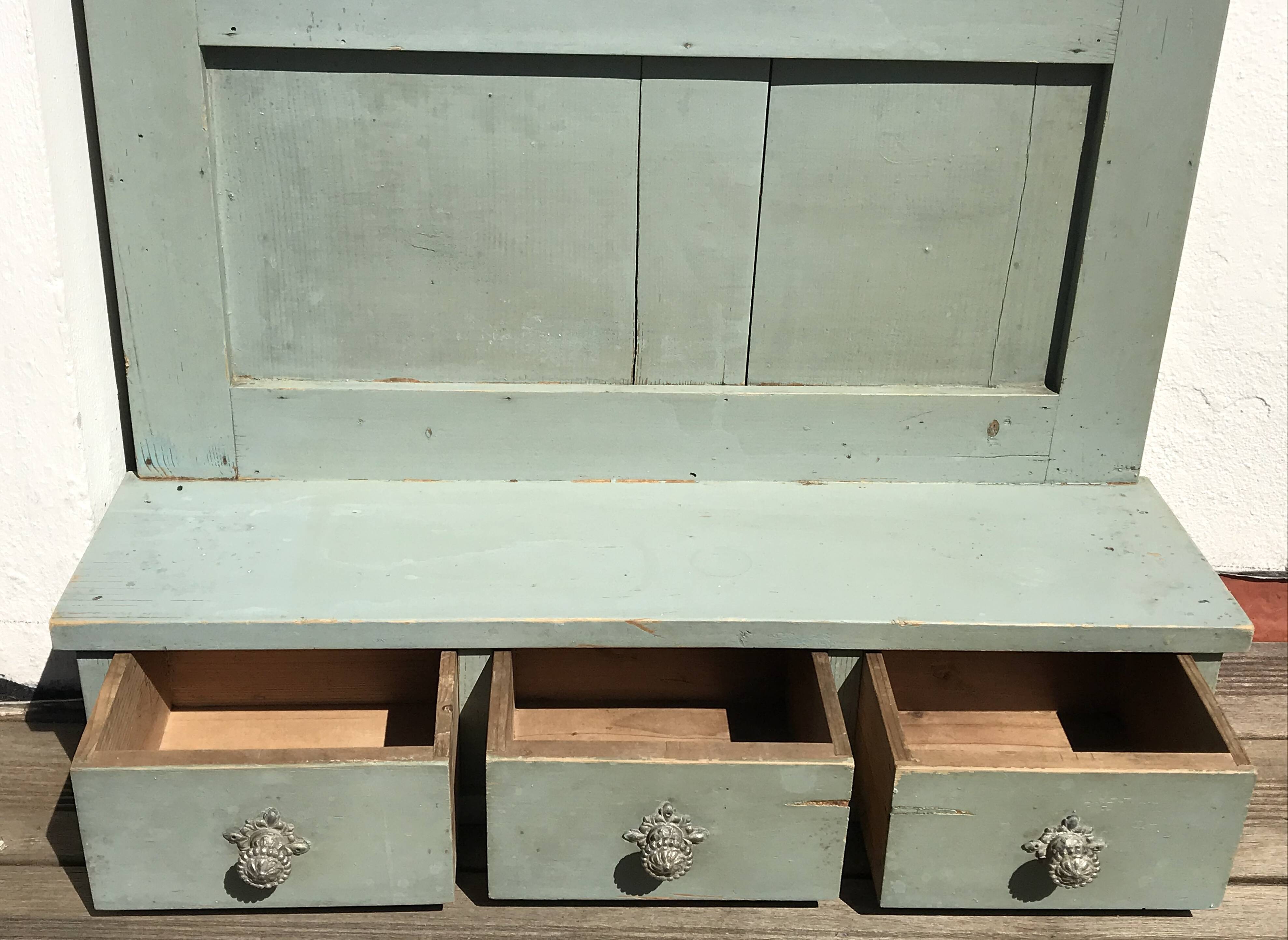 Patinated wooden kitchen end