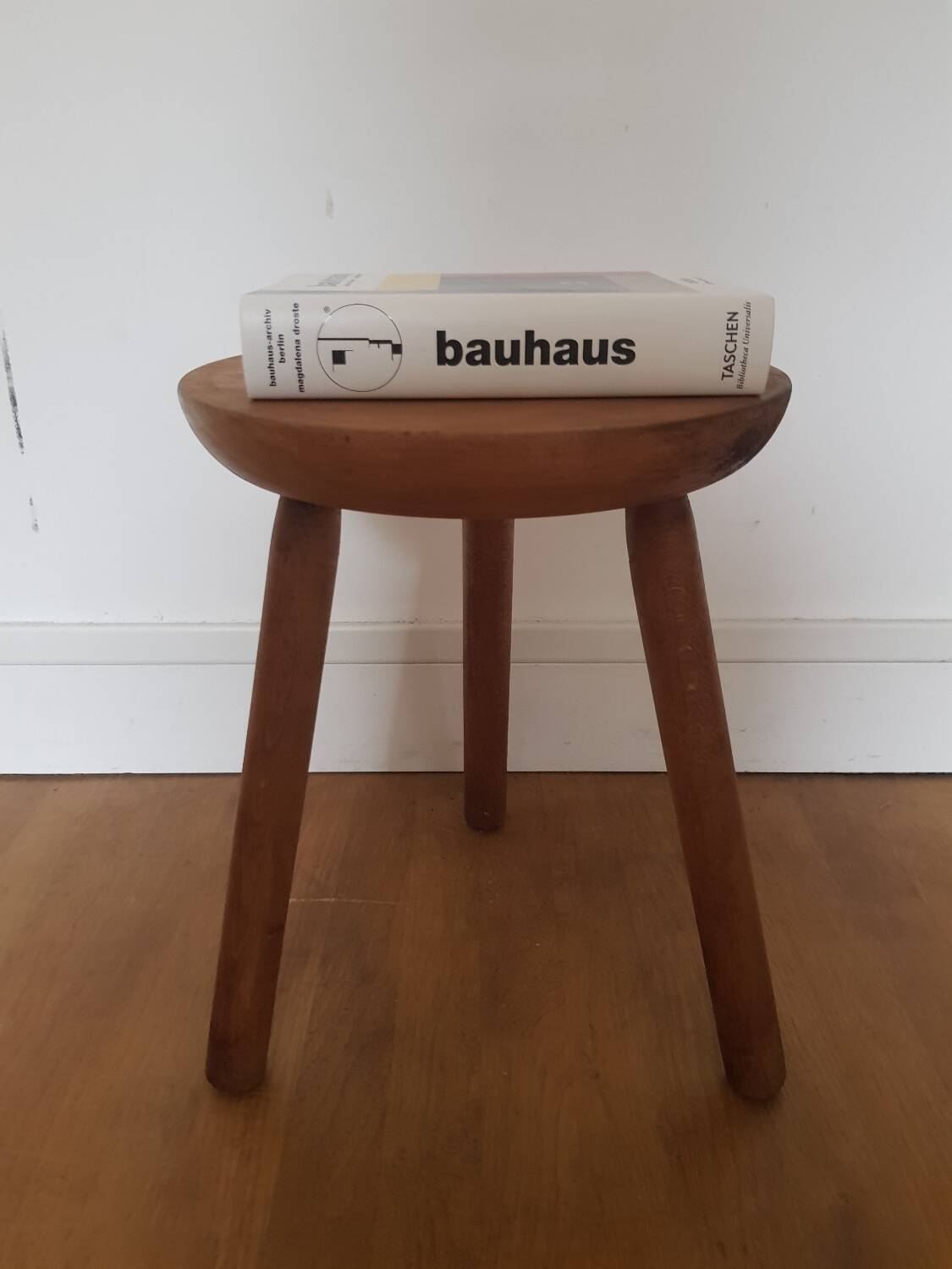 Tripod stool