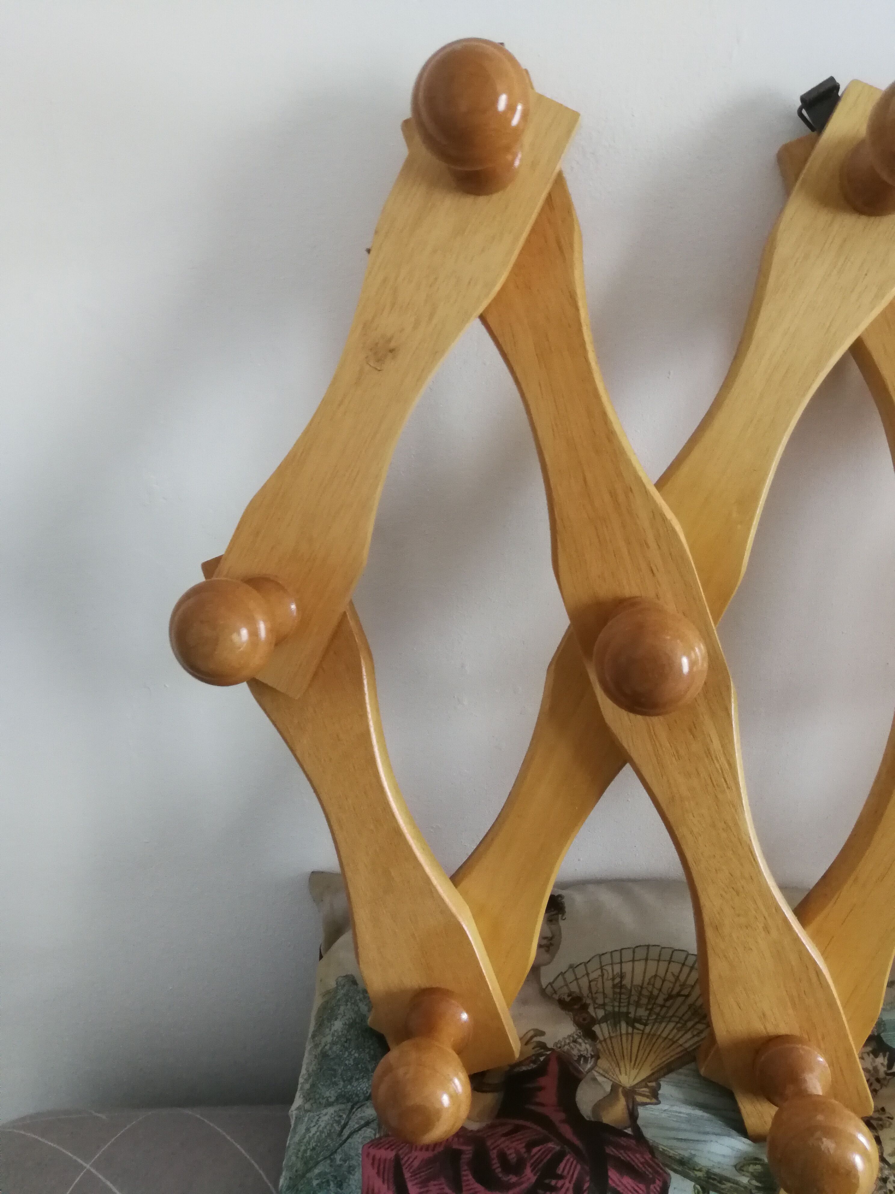 Retractable Vintage wall coat holder with 10 patères