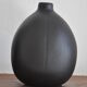 Trio de vases noirs vintage