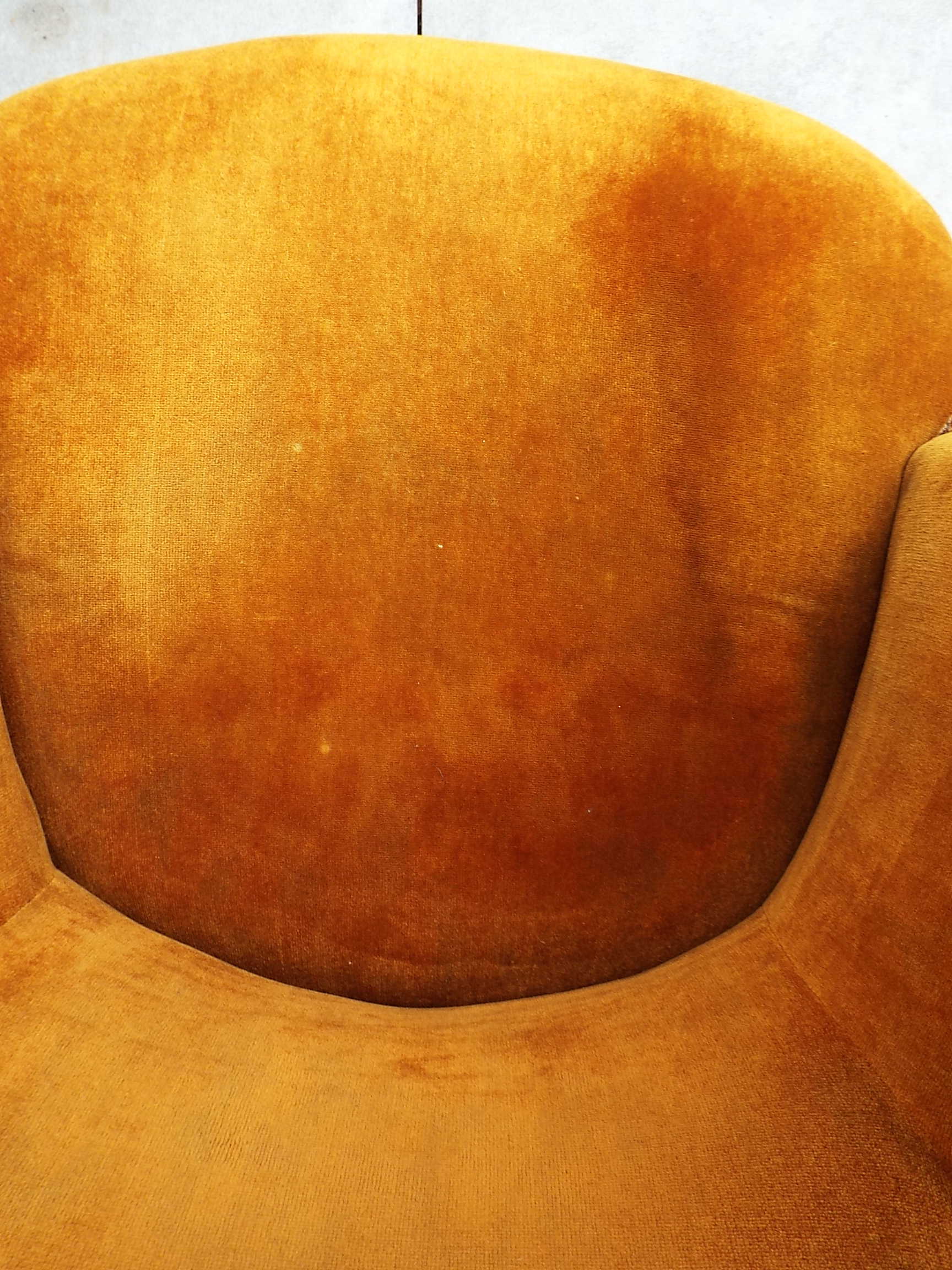 Toad armchair