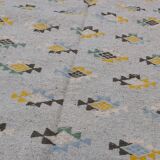 Tapis gris à motifs multicolores fait main traditionnel  180x120cm
