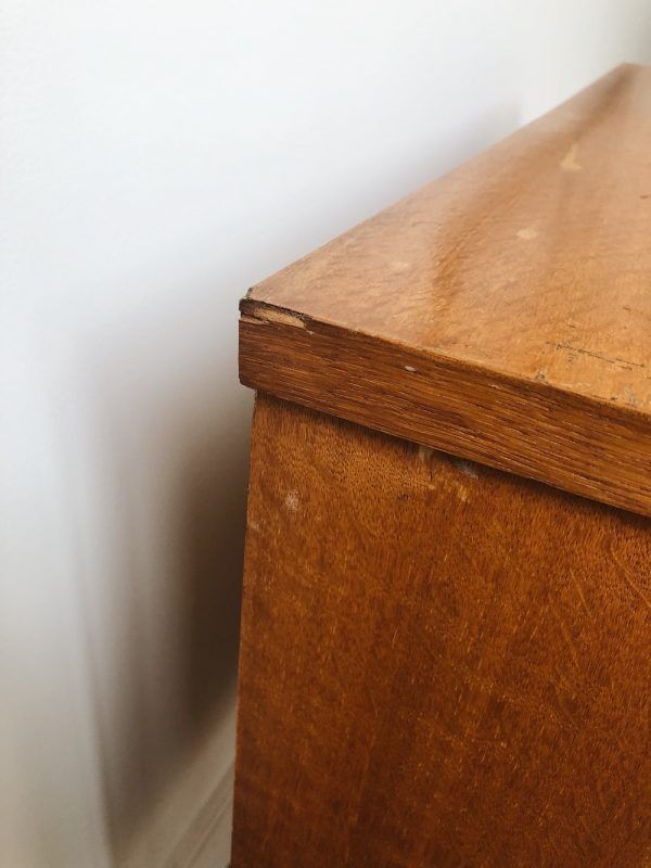 Commode vintage avec rotin