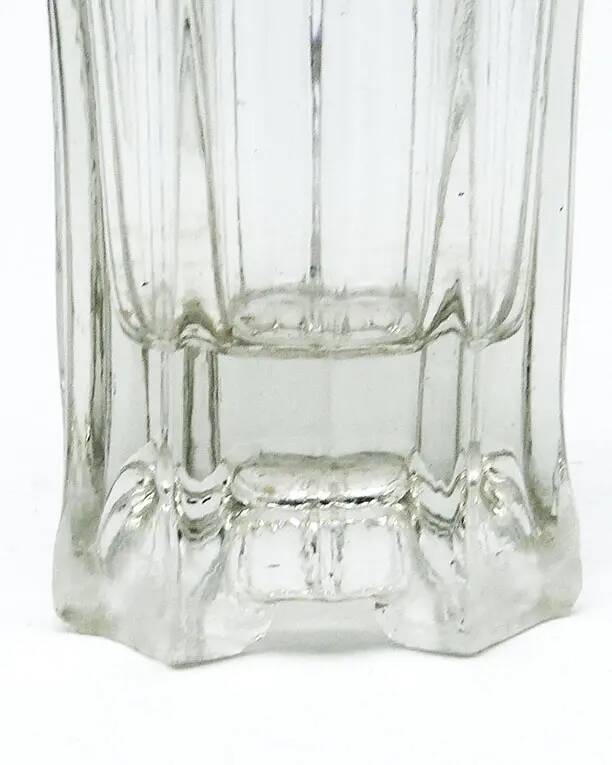 Vase moderne du milieu du siècle, en verre rose pressé, Pologne, années 1950