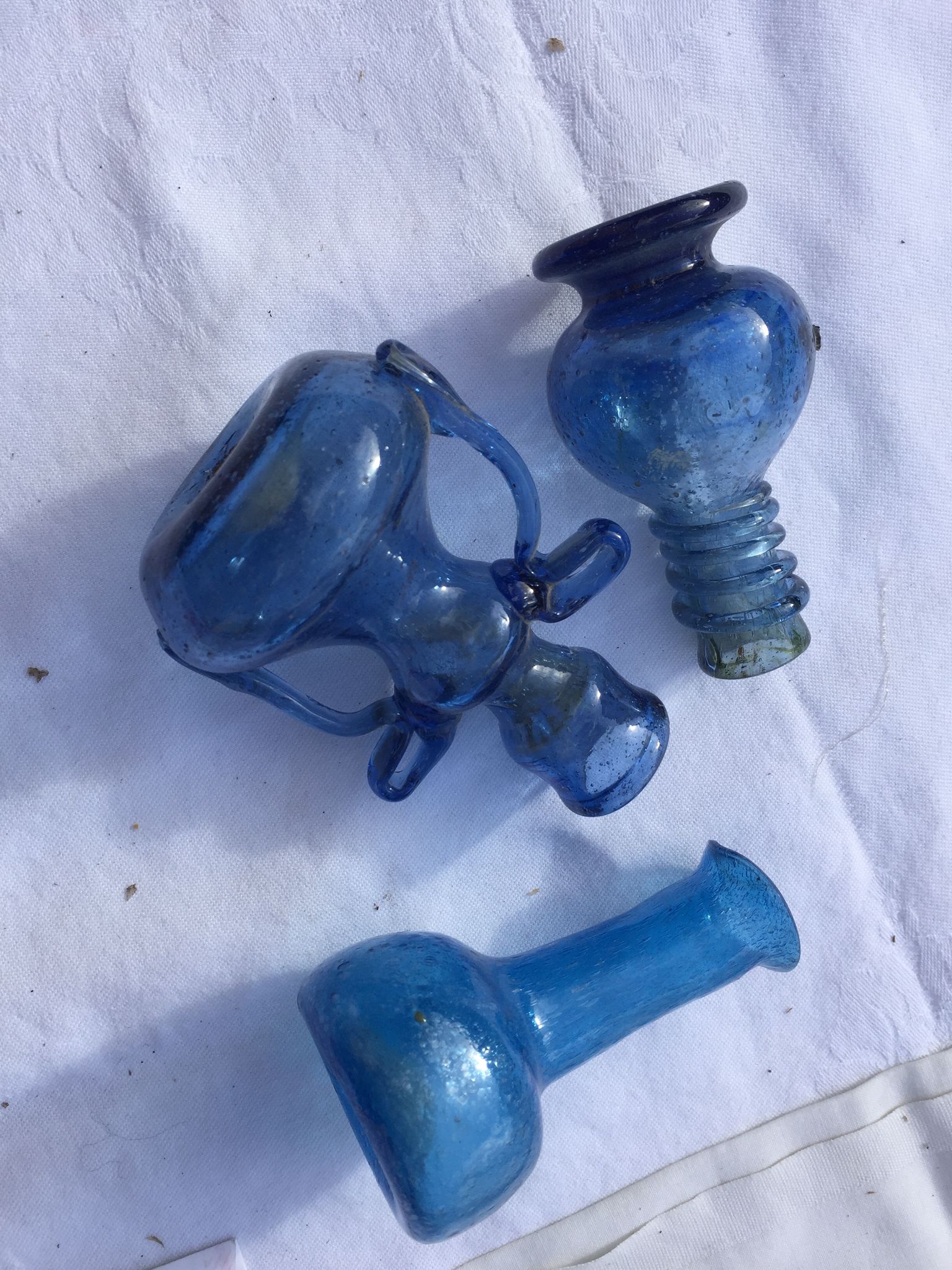 Trio d'anciens flacons