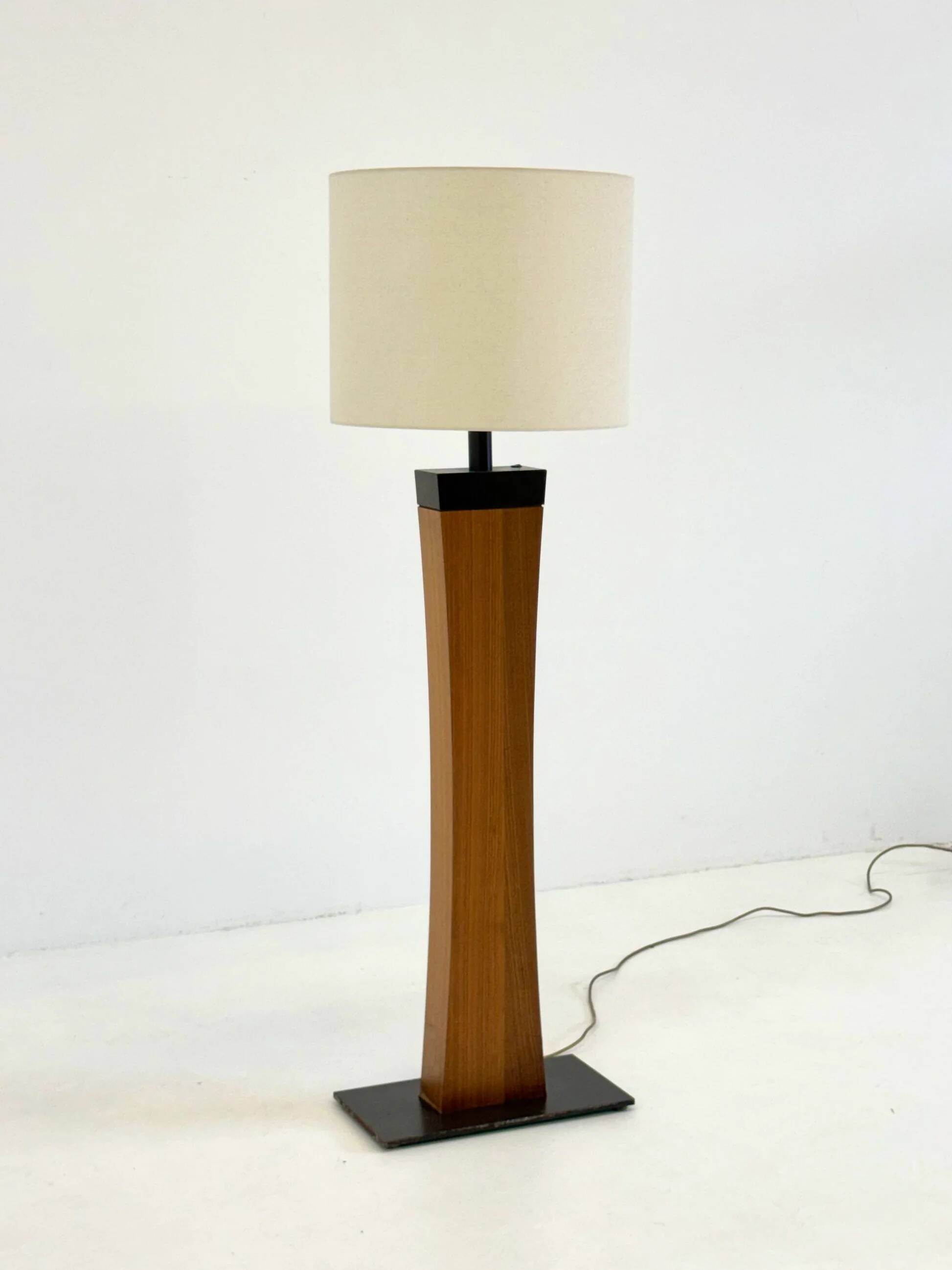 Lampe de sol en teck des années 50 italienne