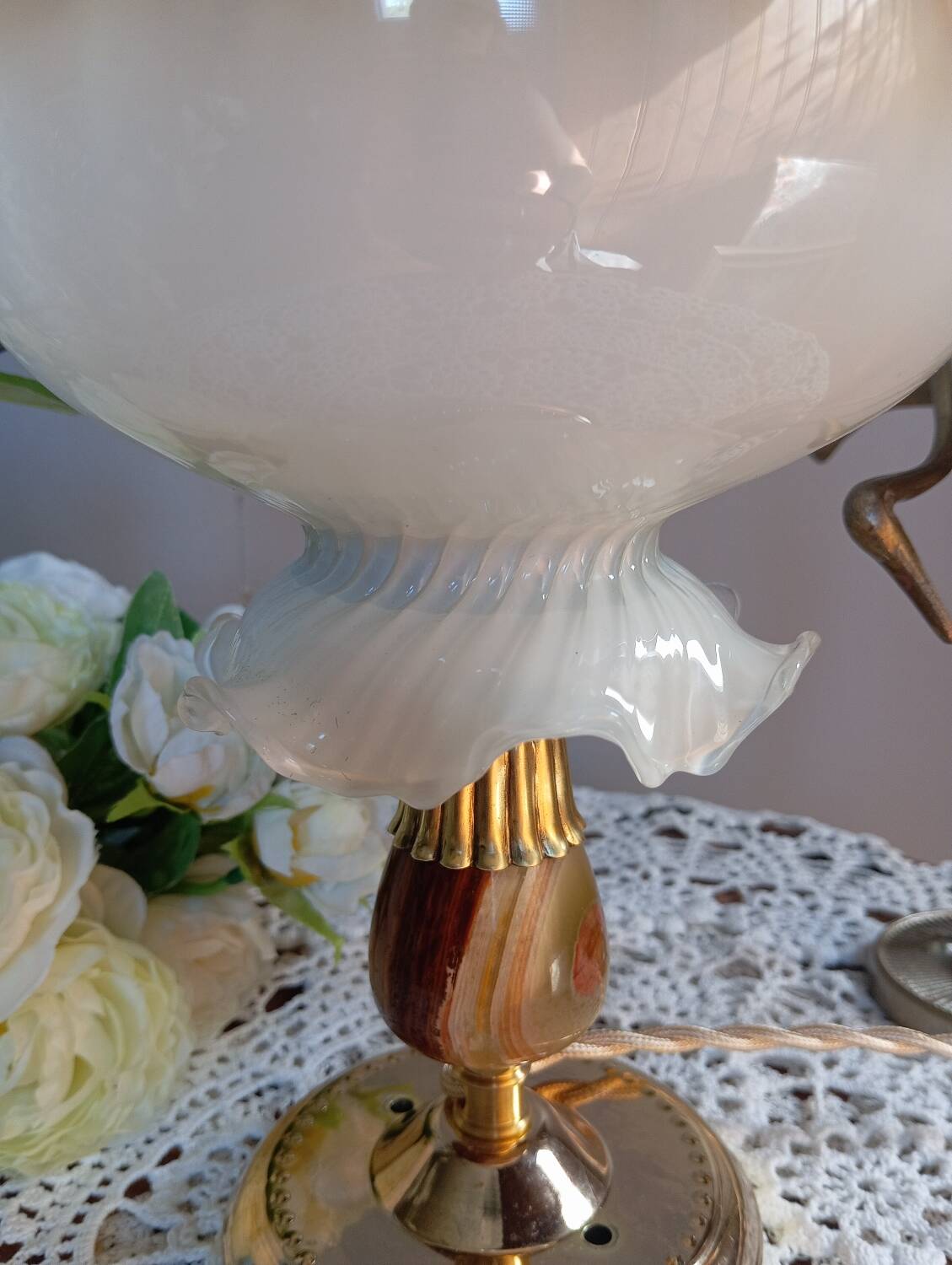 Vintage living room lamp with a granny chic atmosphere