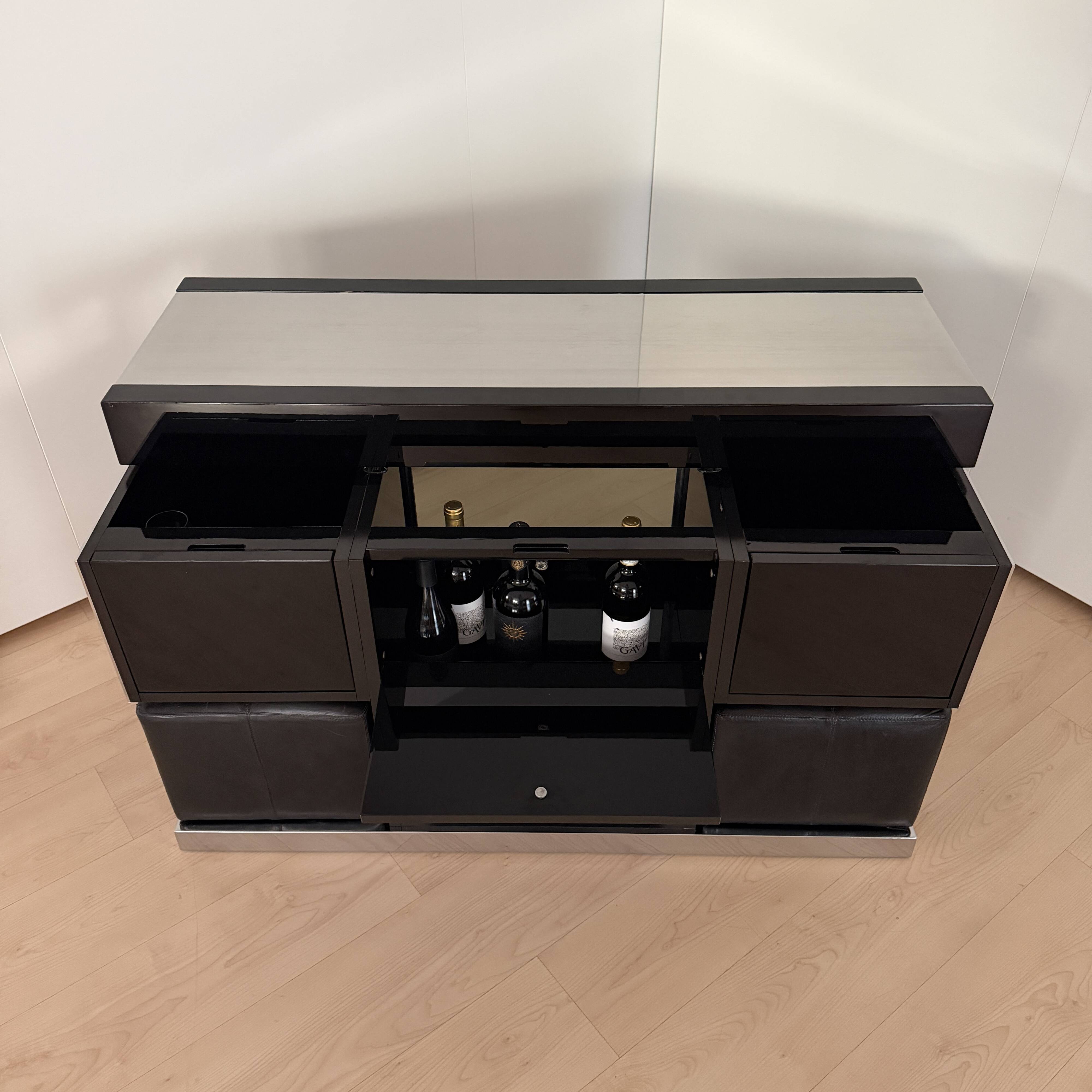 Willy Rizzo Dry Bar, Black Lacquer, Chrome, Leather, Italy circa 1970