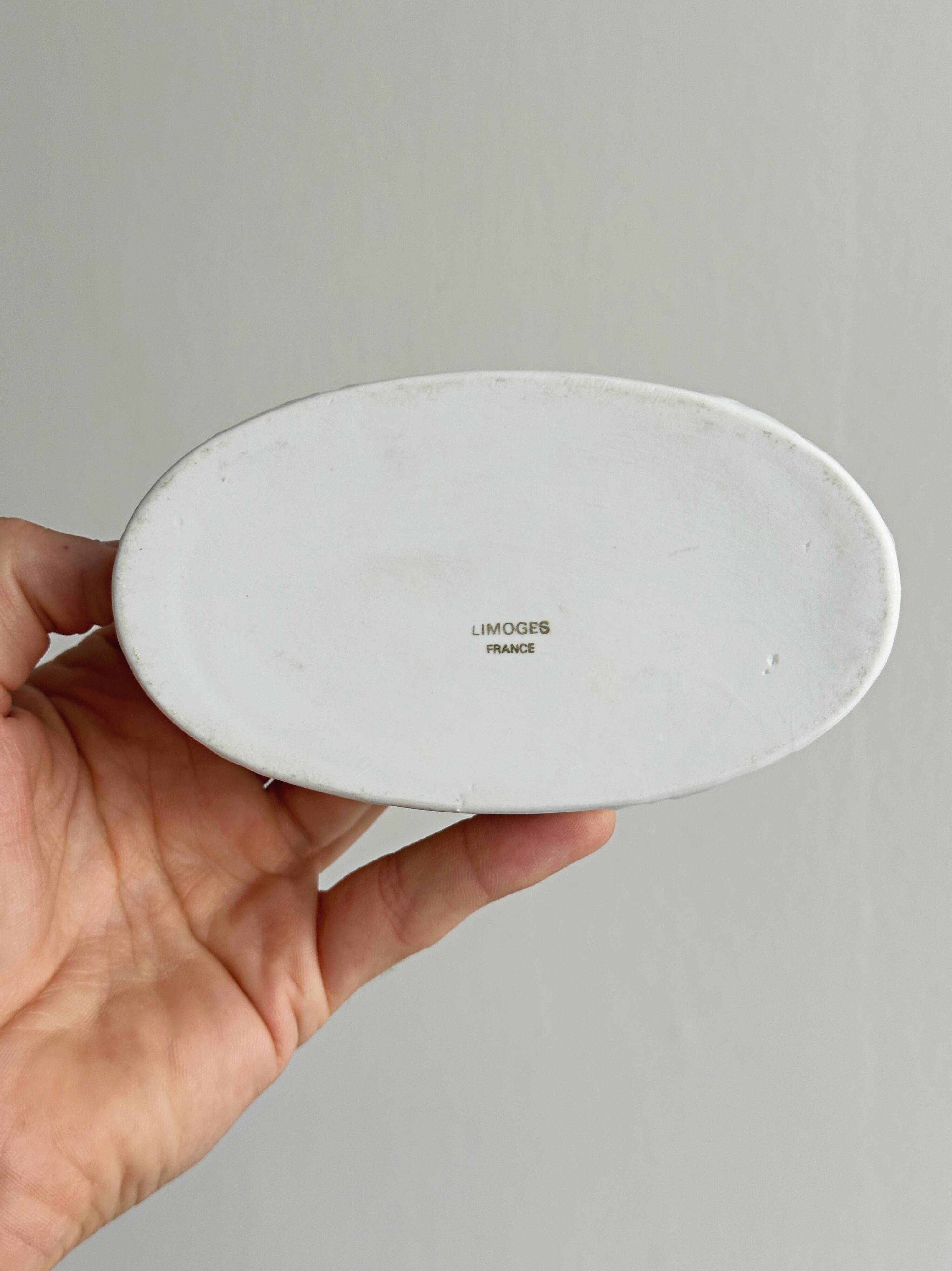 Lidded sugar bowl in Limoges porcelain
