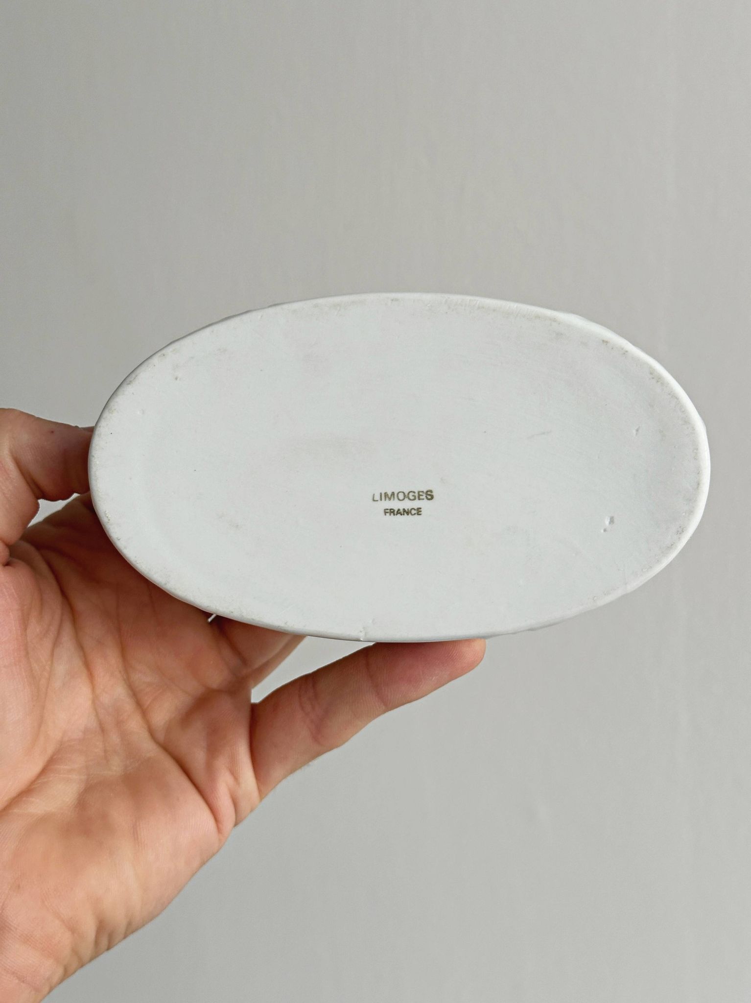 Lidded sugar bowl in Limoges porcelain