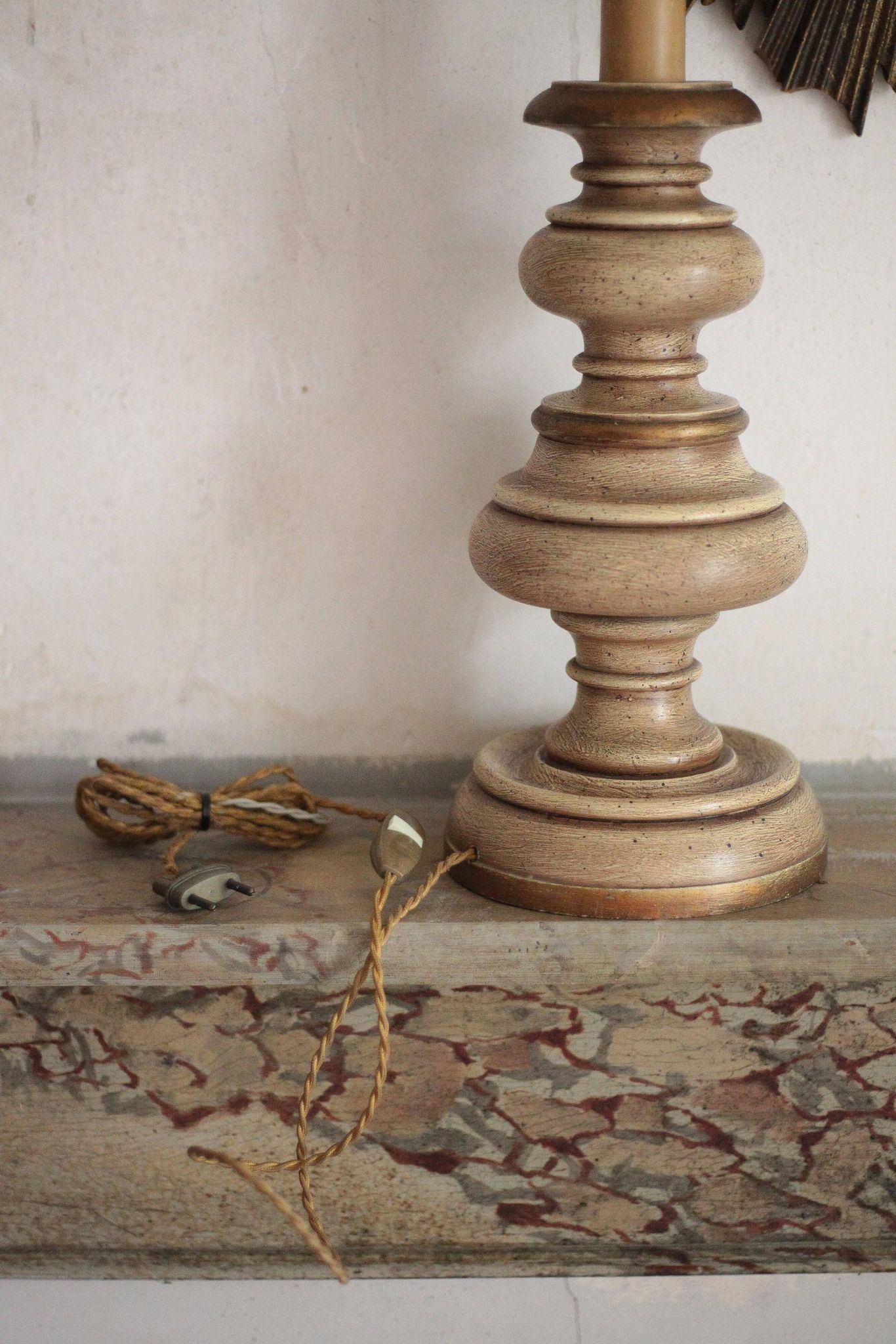 Vintage turned wood lamp, table lamp, lamp to place, Florentine lamp.