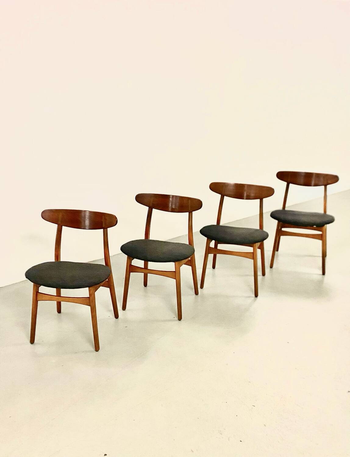 Hans Wegner Chair CH-30 for Carl Hansen & Son 1950s