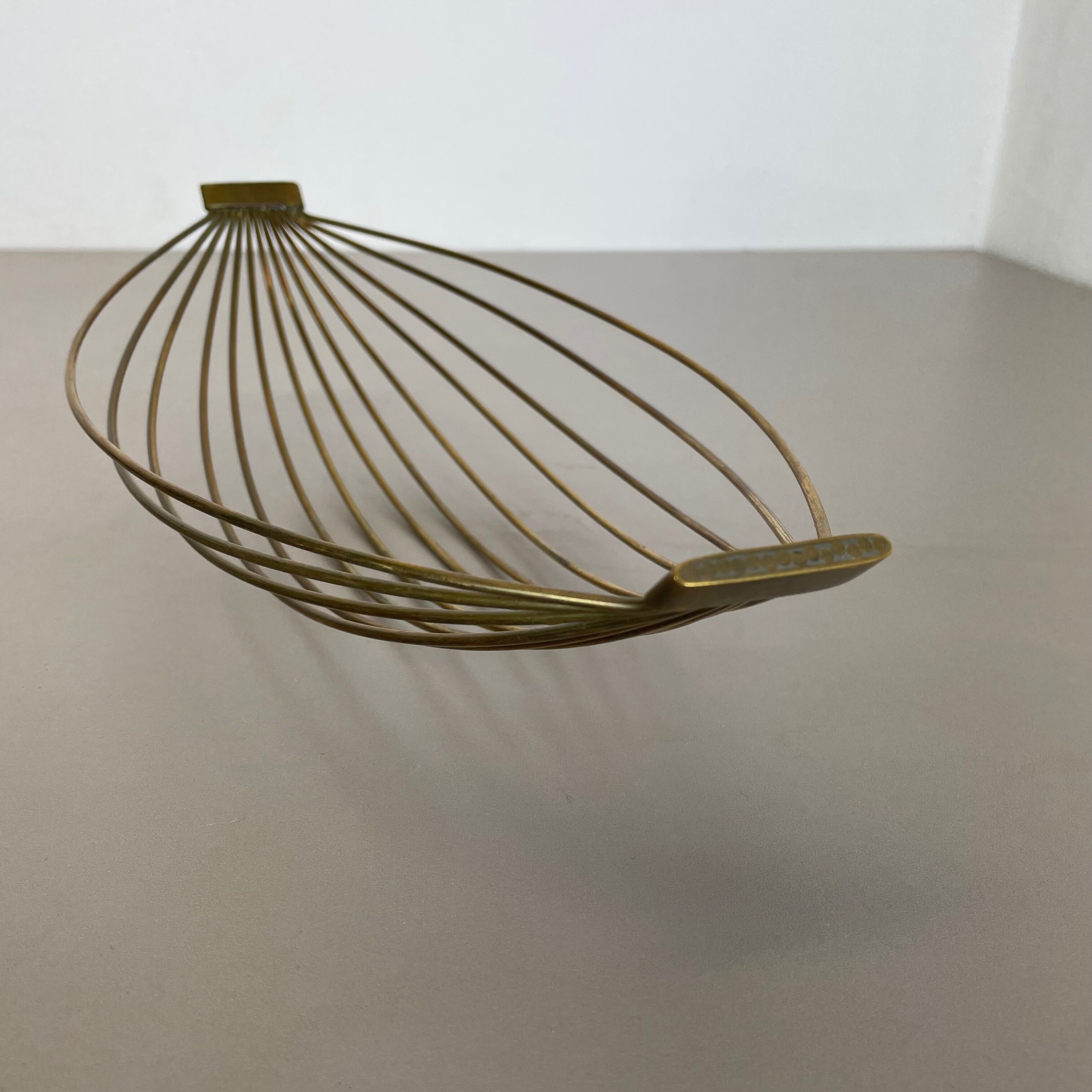 Minimalist Brass Fruit Bowl Shell by Carl Auböck, Austria, 1950s