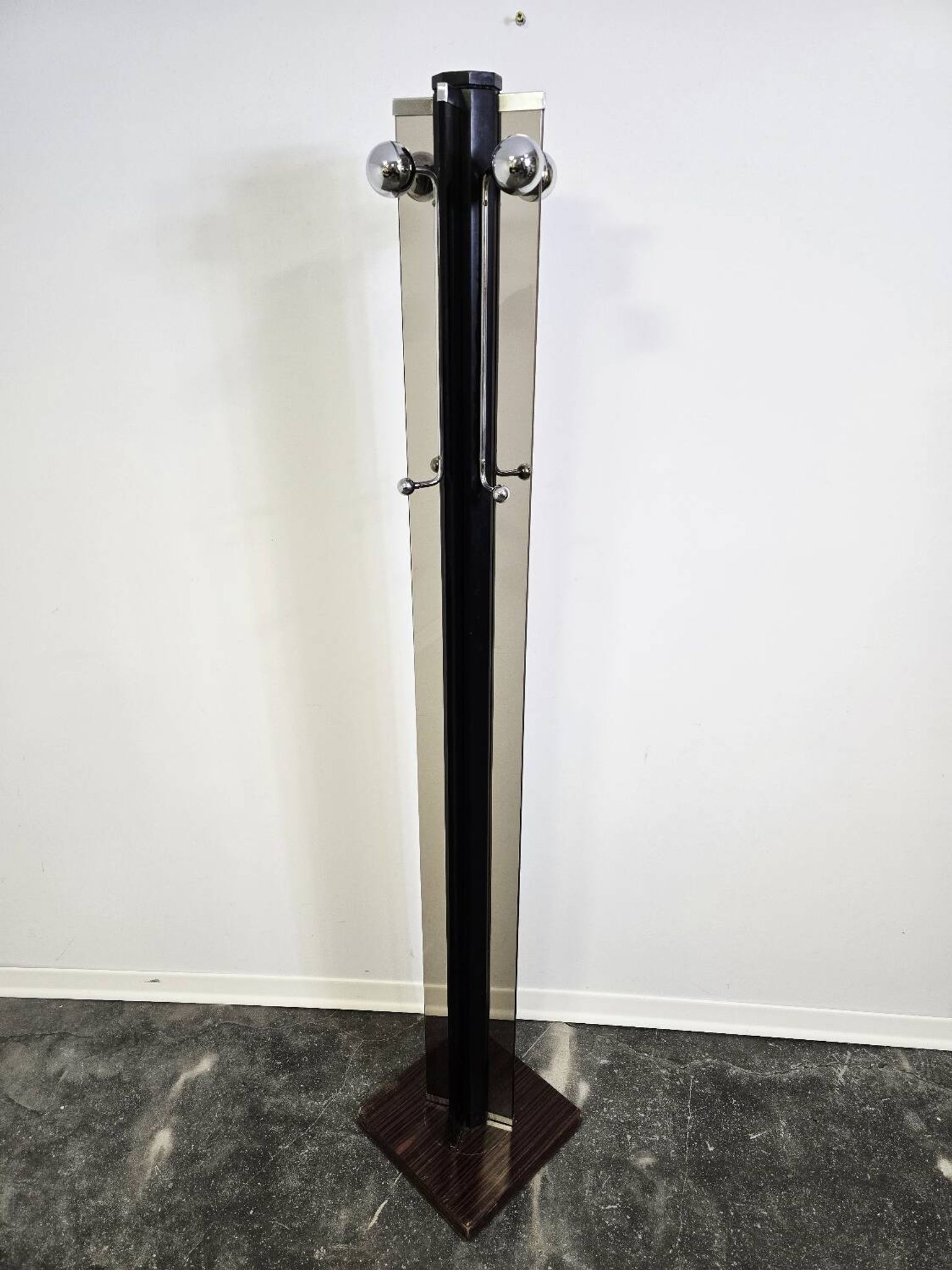 Porte-manteau des années 70