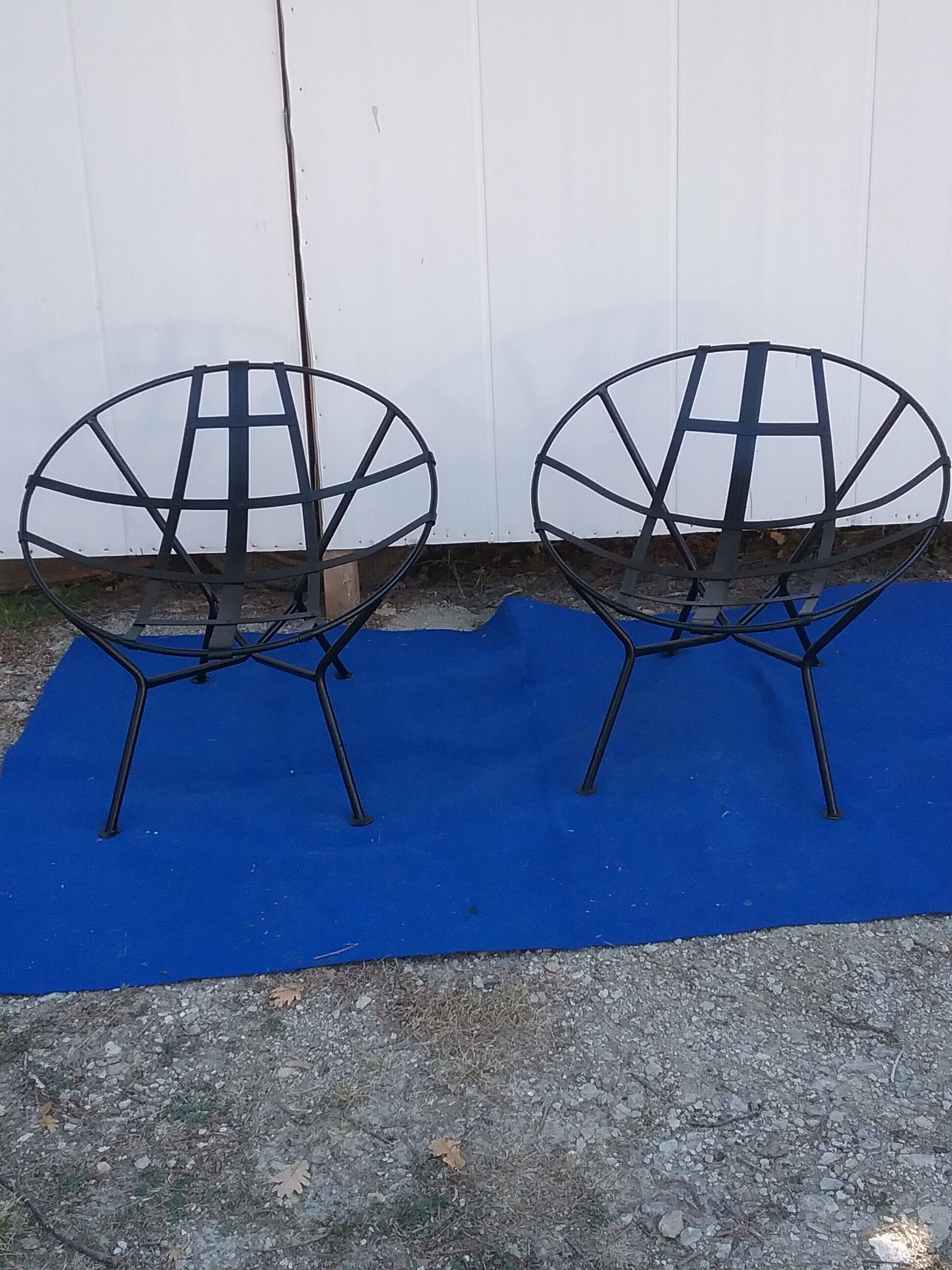 Paire de fauteuils vintage corbeille