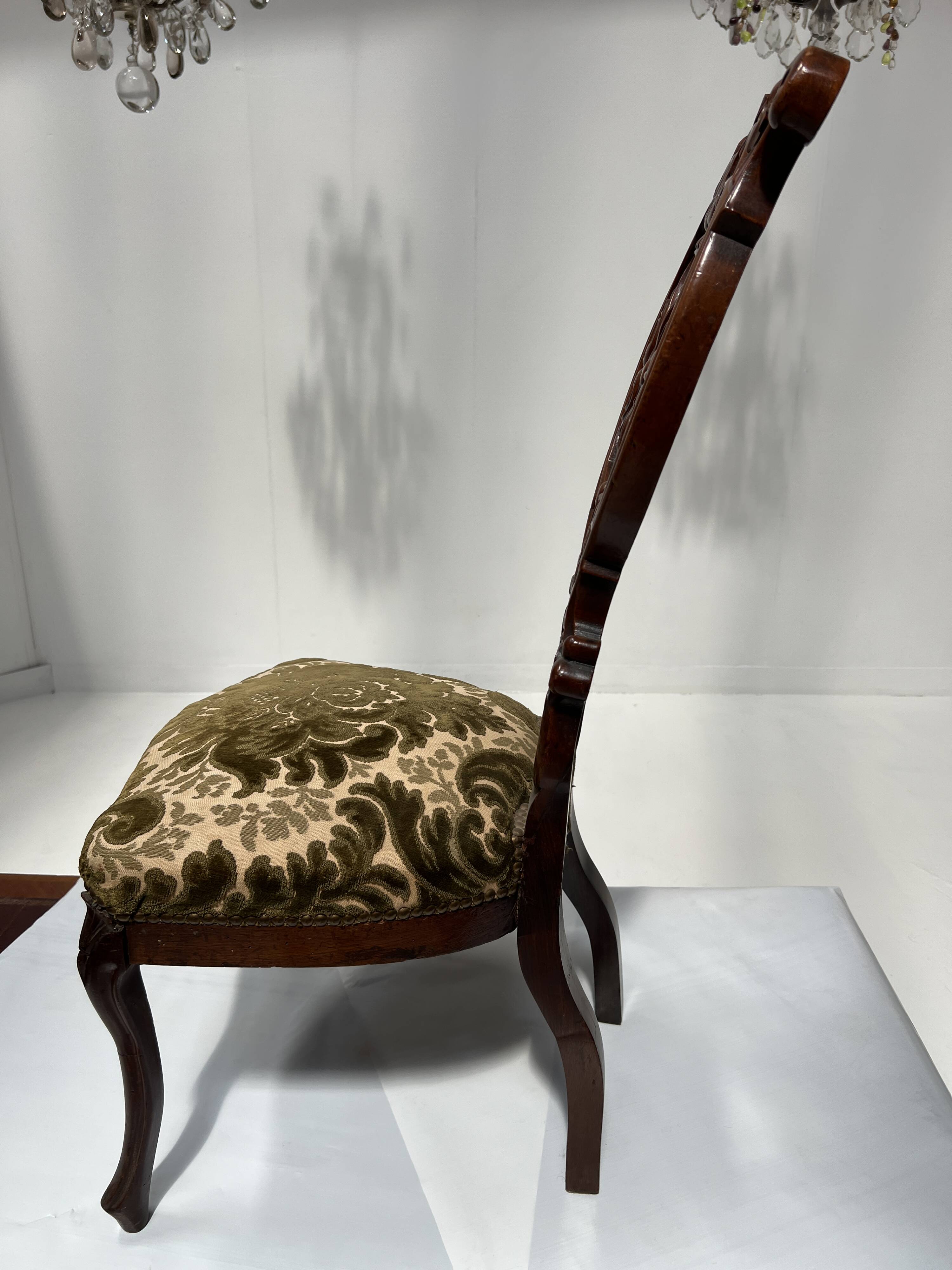 Napoleon III period armchair in carved mahogany, 19th century.