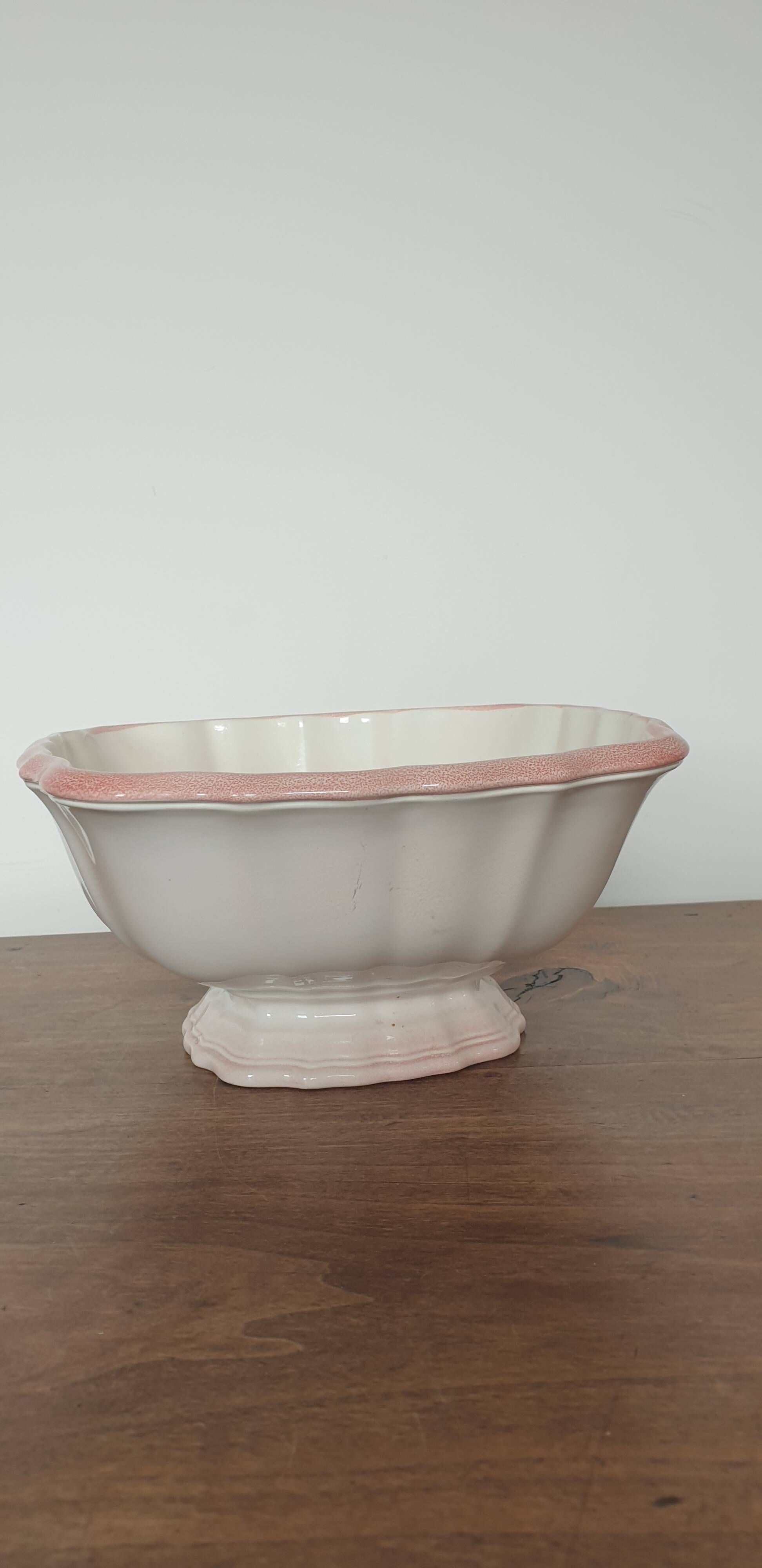 Fruit bowl (or salad bowl) in faience from salins les bains