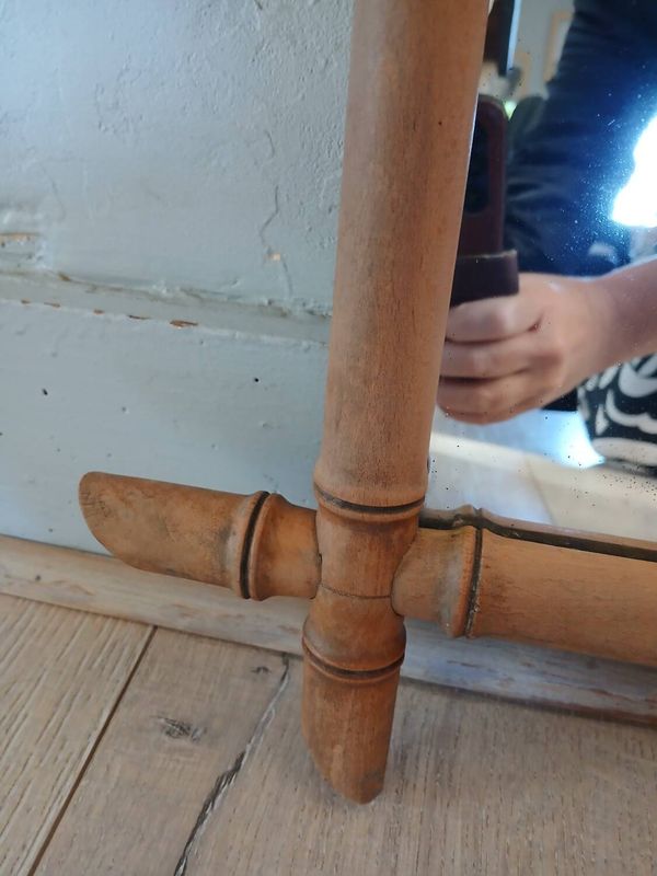Miroir mural ancien avec cadre en bois