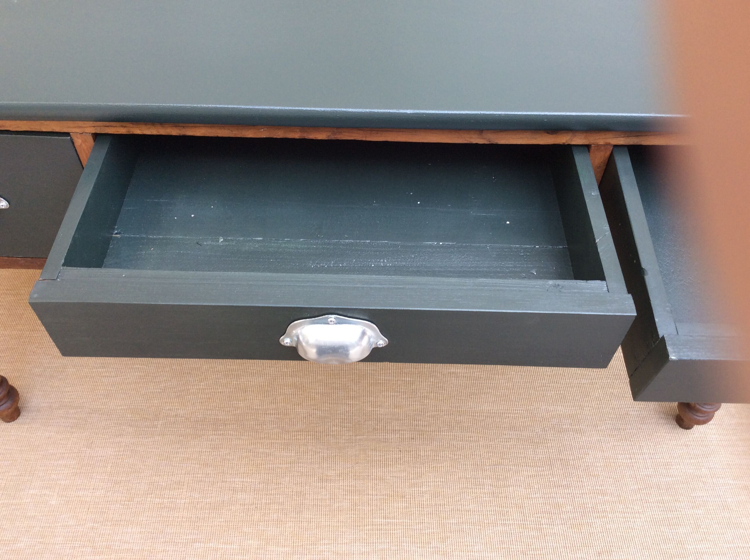 Former desk Minister