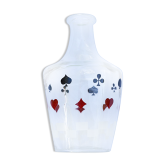 Transparent glass carafe patterns 4 card signs to play