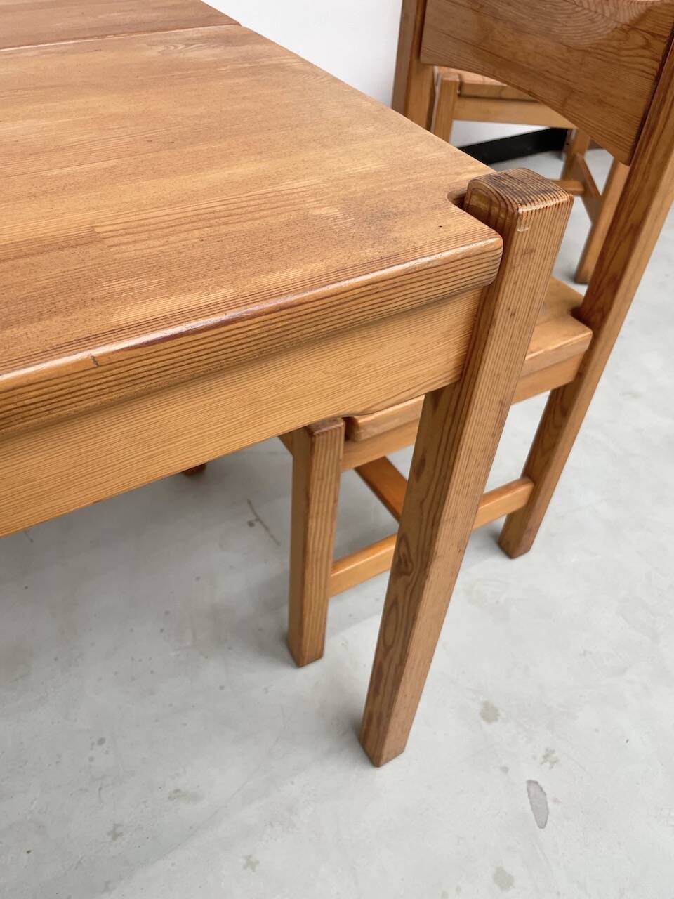 Table pin et chaises « hongisto » Ilmari Tapiovaara