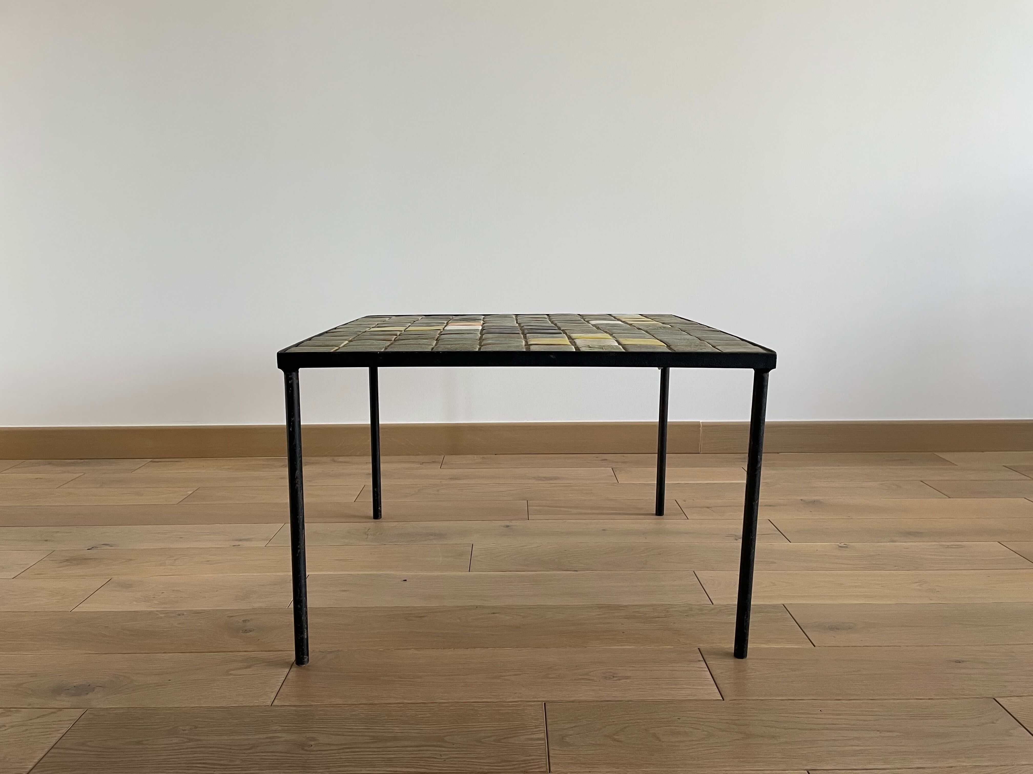 Table basse en céramique par « Les 2 potiers », 1960