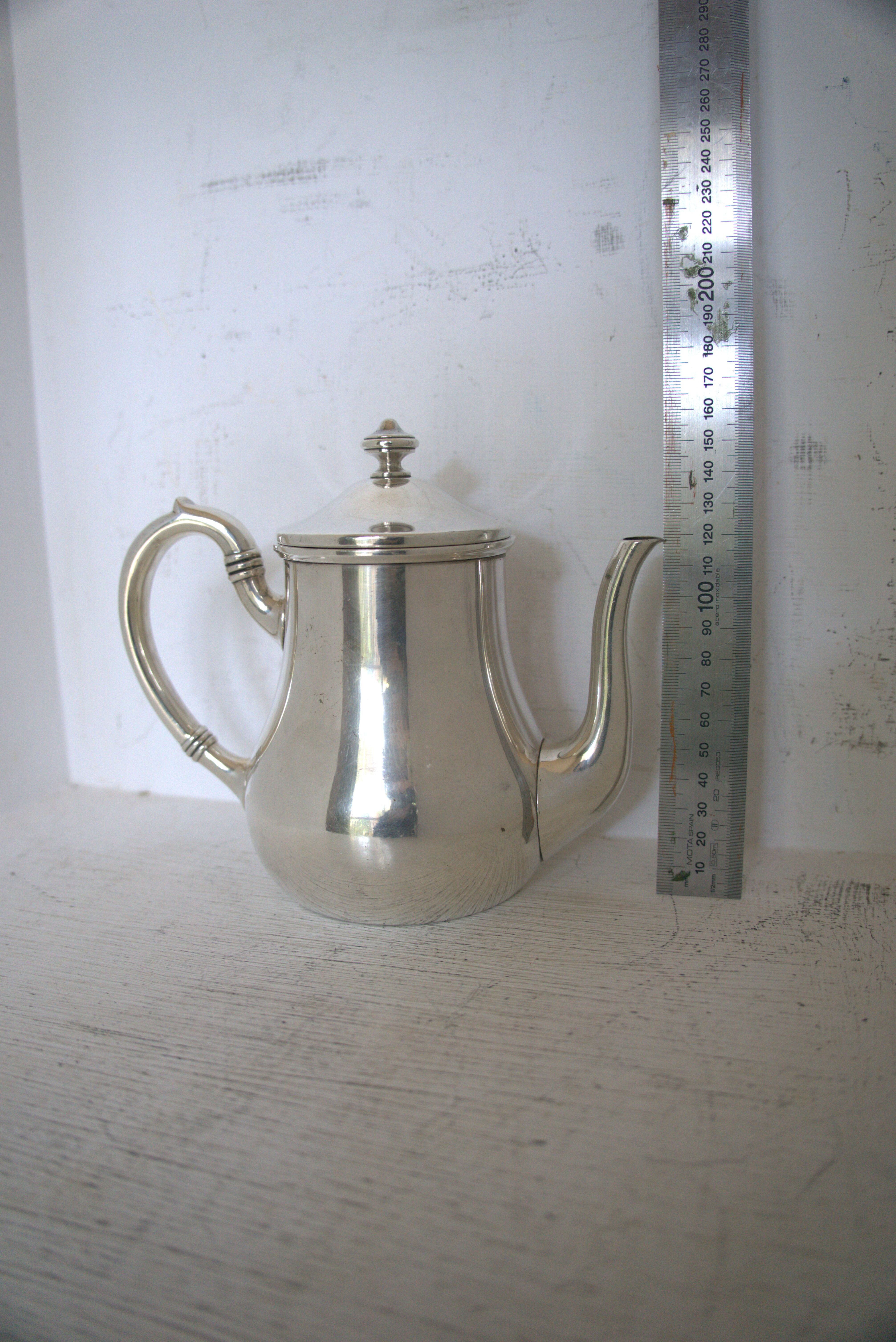Paire de cafetières plaqué argent