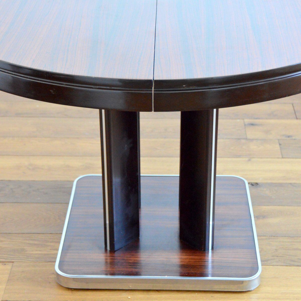 Round dining table with extension 1970s Italian design