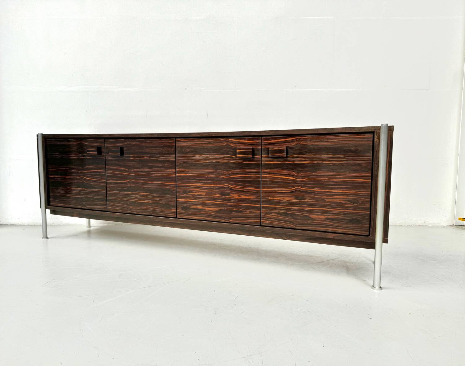 Buffet vintage en palissandre du Brésil, Belgique années 1970.