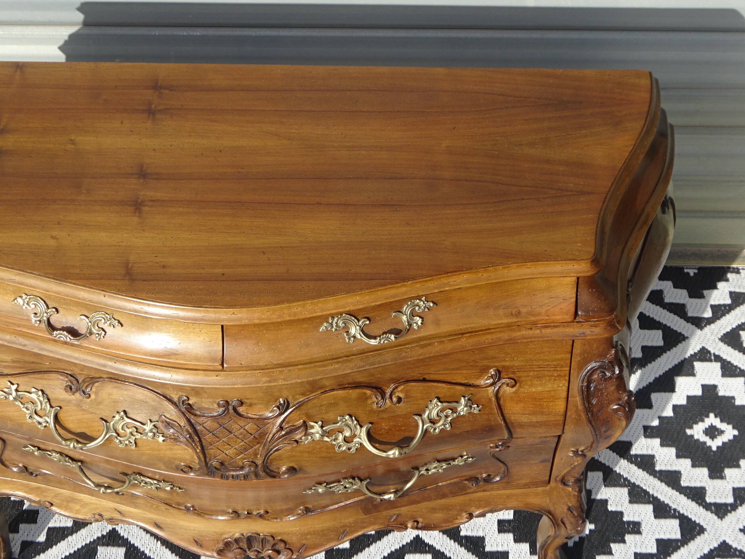 Coffin-style chest of drawers in walnut