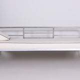 Canapé Mucke Melder en cuir blanc fabriqué en Tchéquie des années 1930